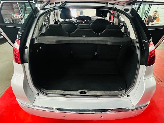 CITROEN C4 Picasso 1.6i 16V Attraction-image-14