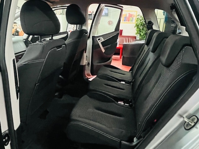 CITROEN C4 Picasso 1.6i 16V Attraction-image-12