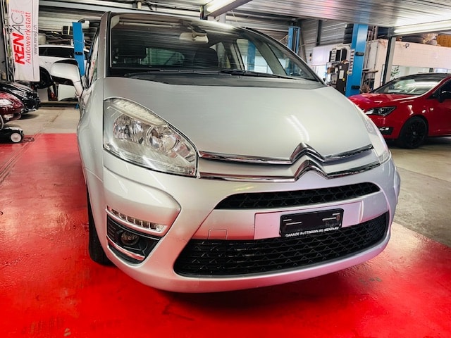 CITROEN C4 Picasso 1.6i 16V Attraction-image-2