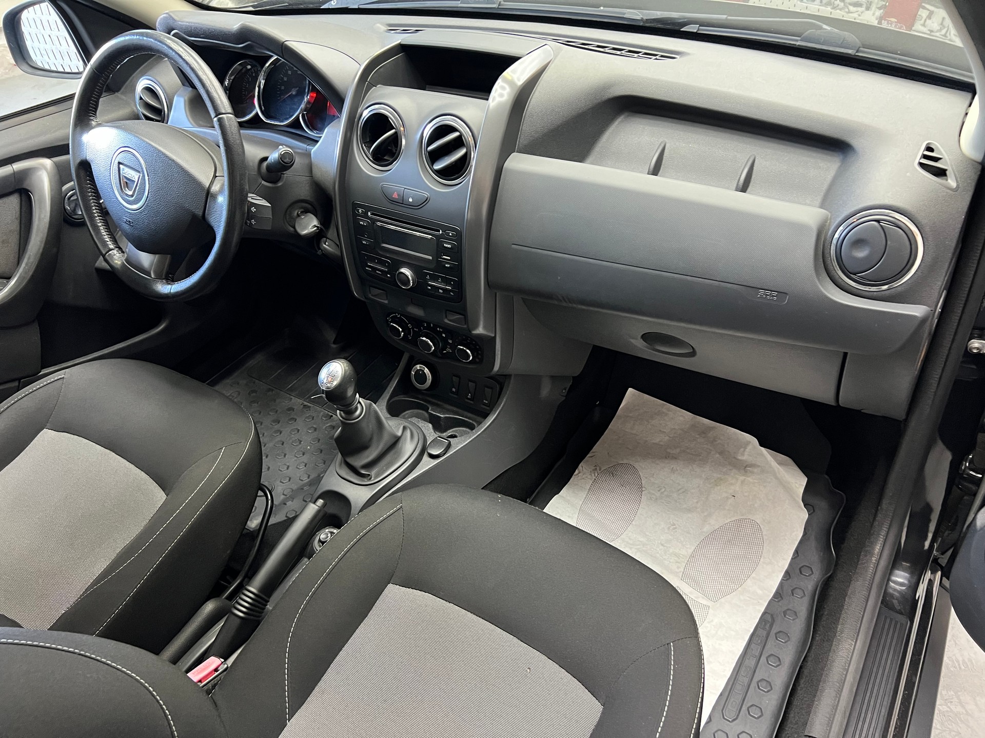 DACIA Duster 1.6 Ambiance 4x4-image-10