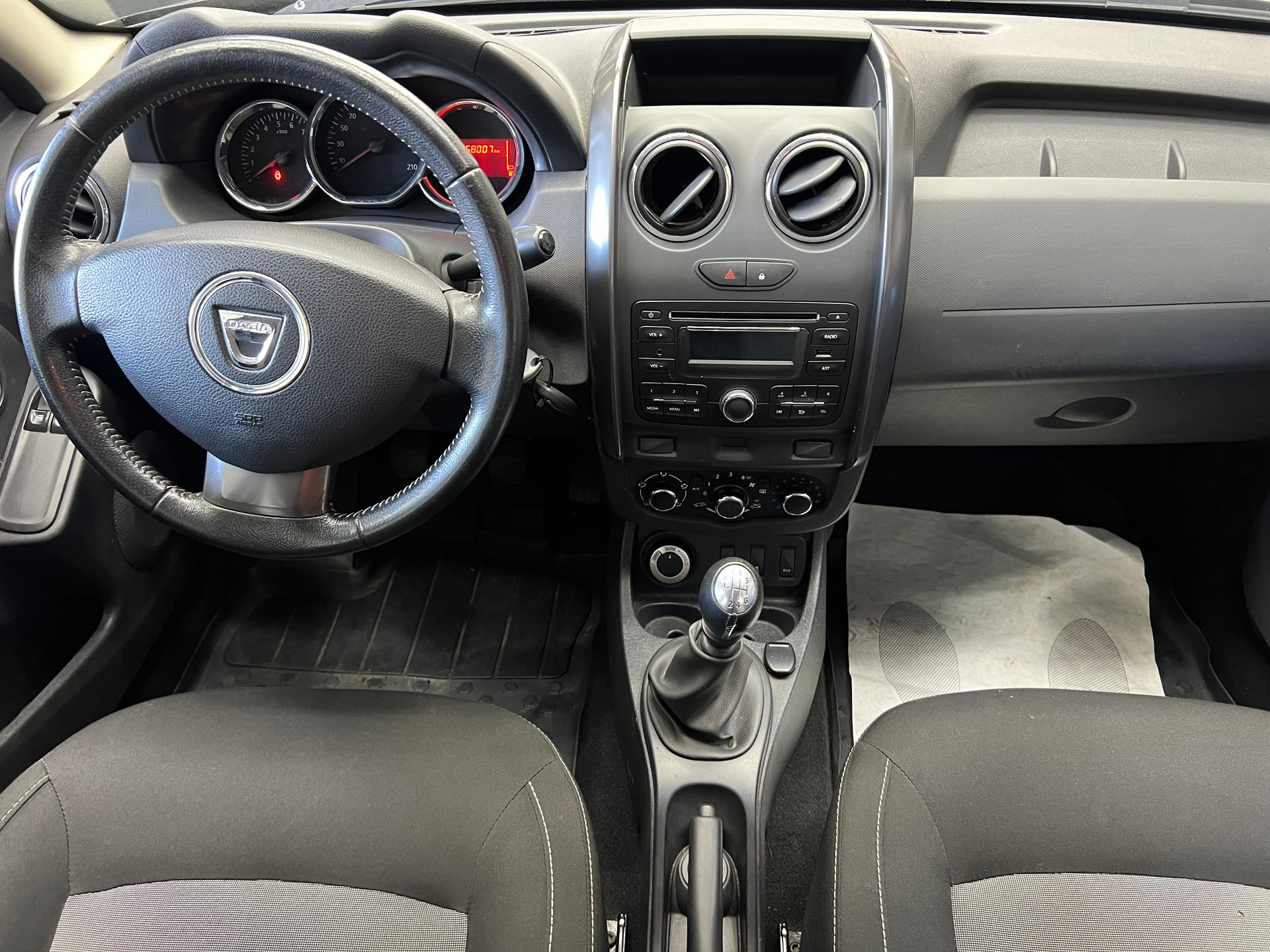 DACIA Duster 1.6 Ambiance 4x4-image-8