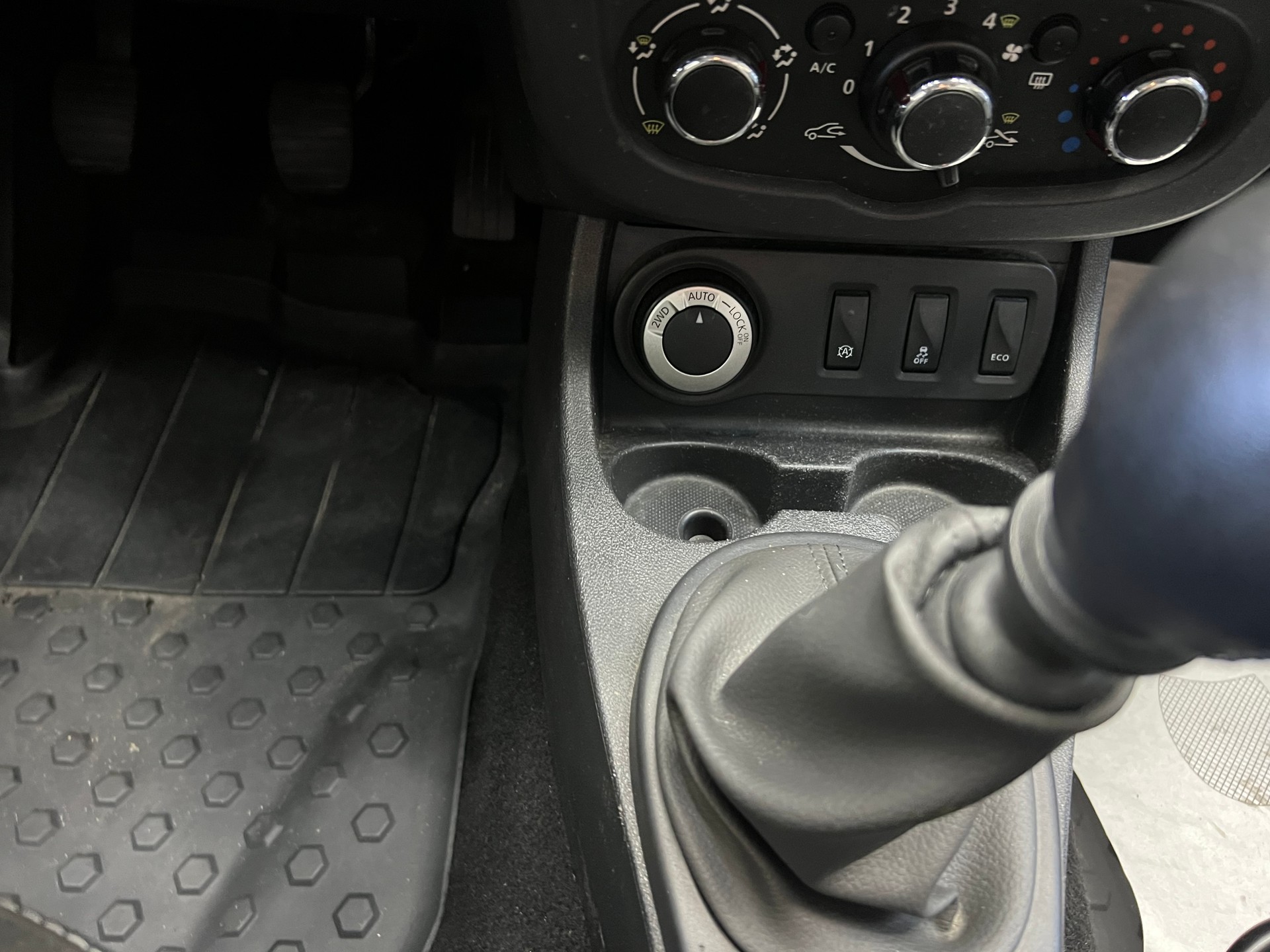 DACIA Duster 1.6 Ambiance 4x4-image-9