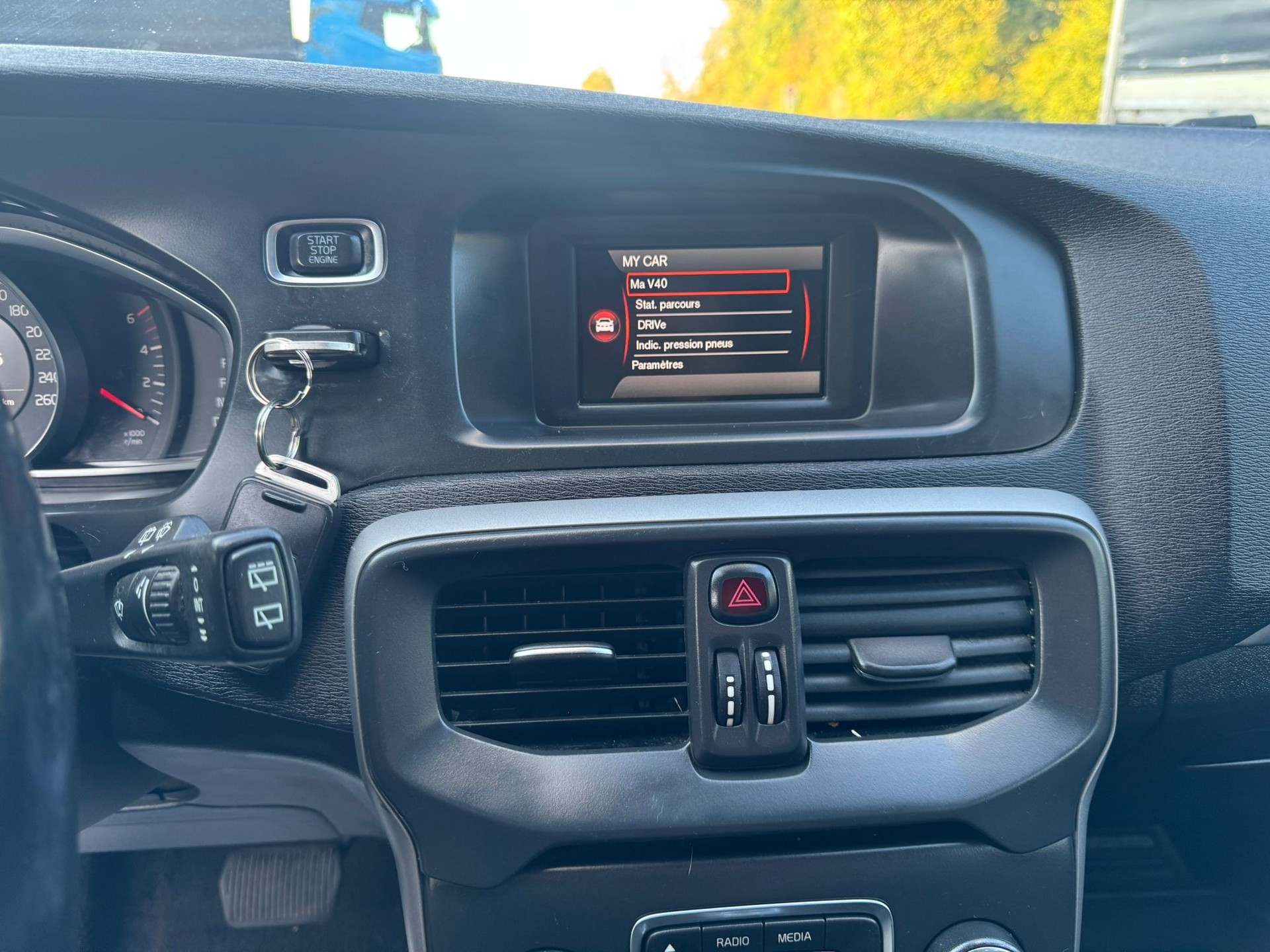 VOLVO V40 Cross Country D3 Geartronic-image-19