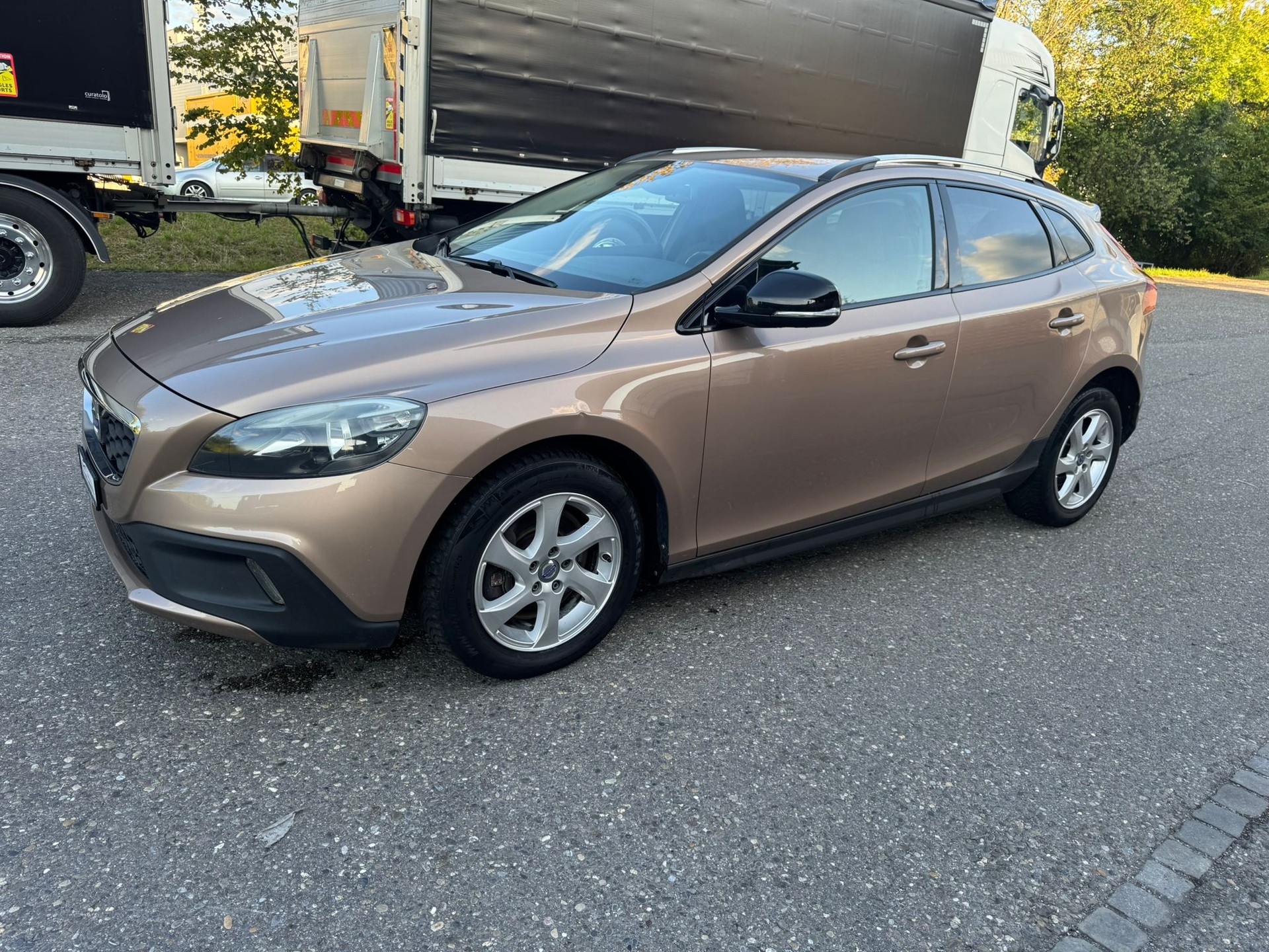 VOLVO V40 Cross Country D3 Geartronic-image-1