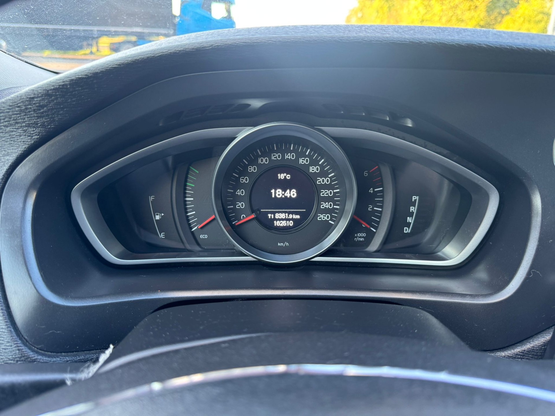 VOLVO V40 Cross Country D3 Geartronic-image-18
