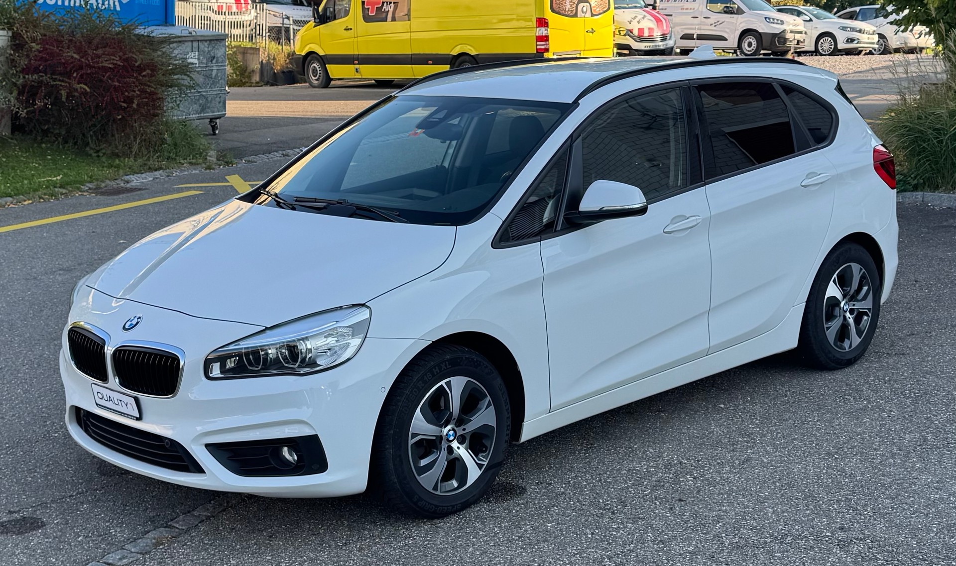 BMW 218d Active Tourer Steptronic-showroom-element-1