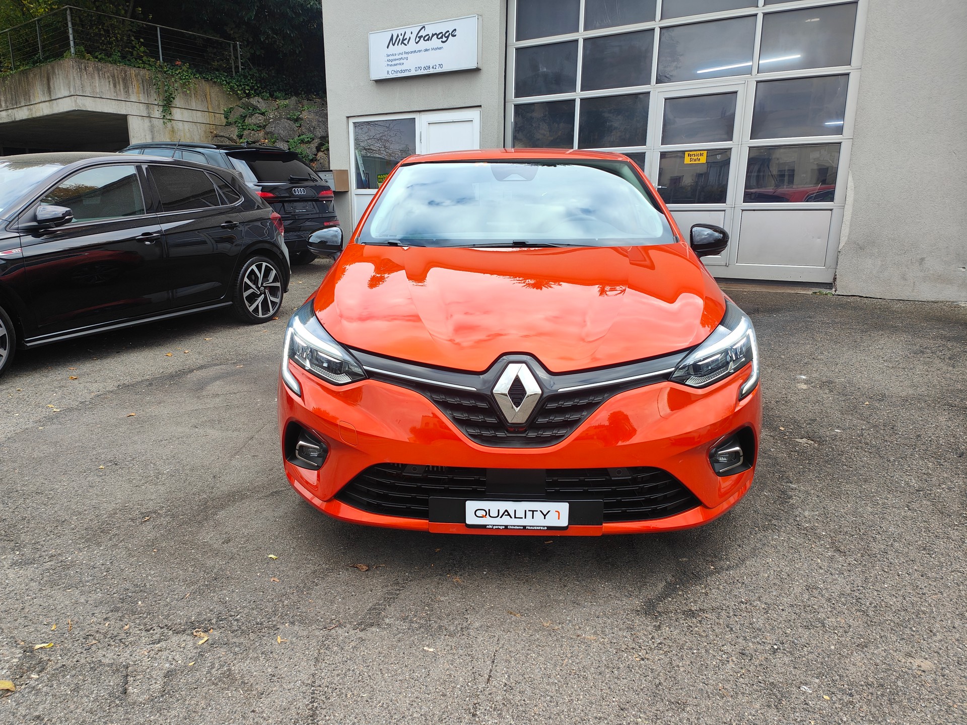 RENAULT Clio 1.0 Intens-showroom-element-1