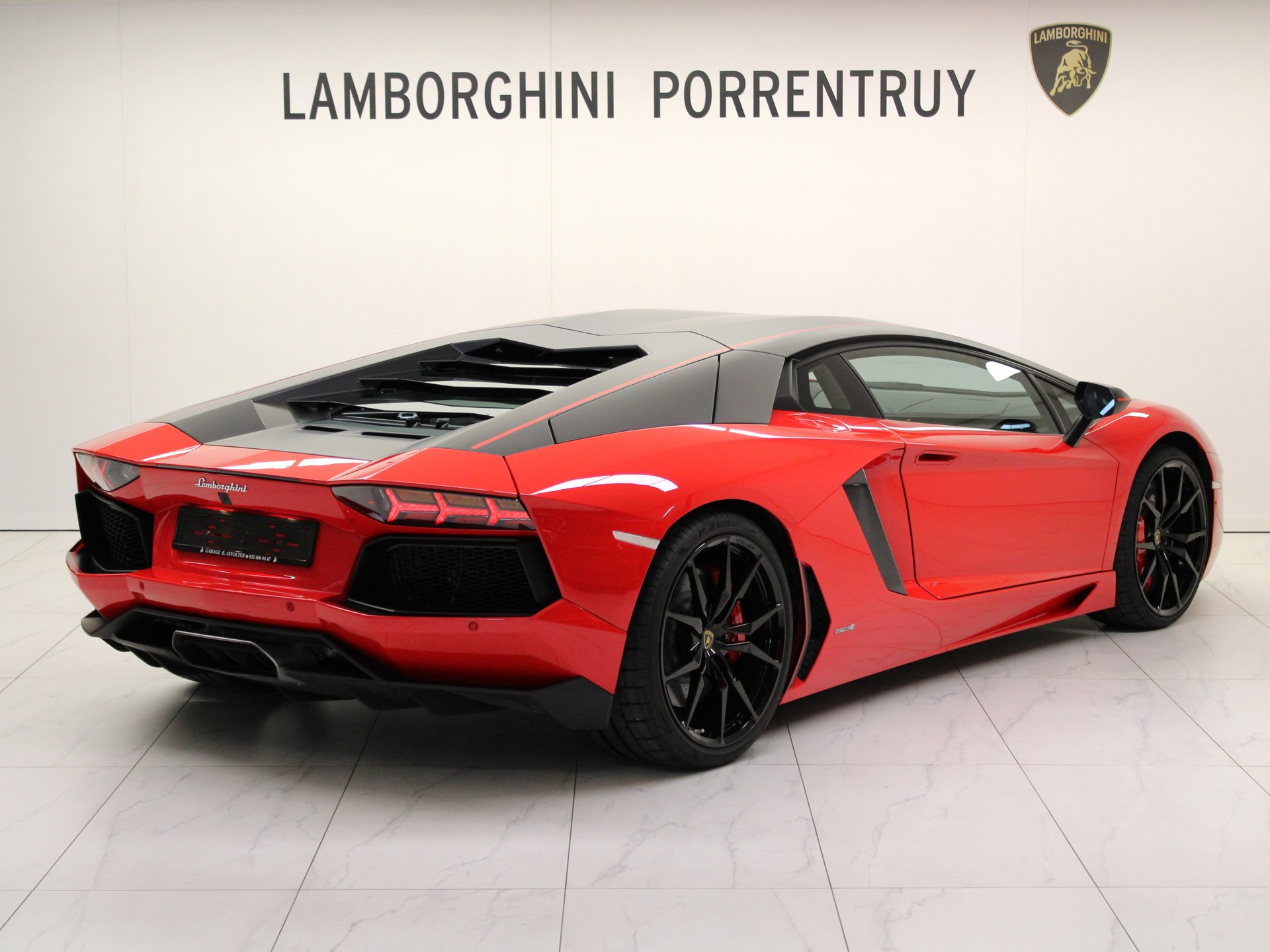 LAMBORGHINI Aventador LP700-4 Coupé E-Gear Pirelli Edition-image-2