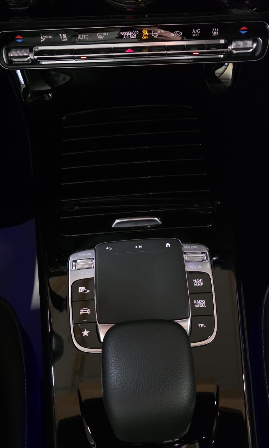 MERCEDES-BENZ A 250 AMG Line 7G-DCT *CH-Fahrzeug*-image-24