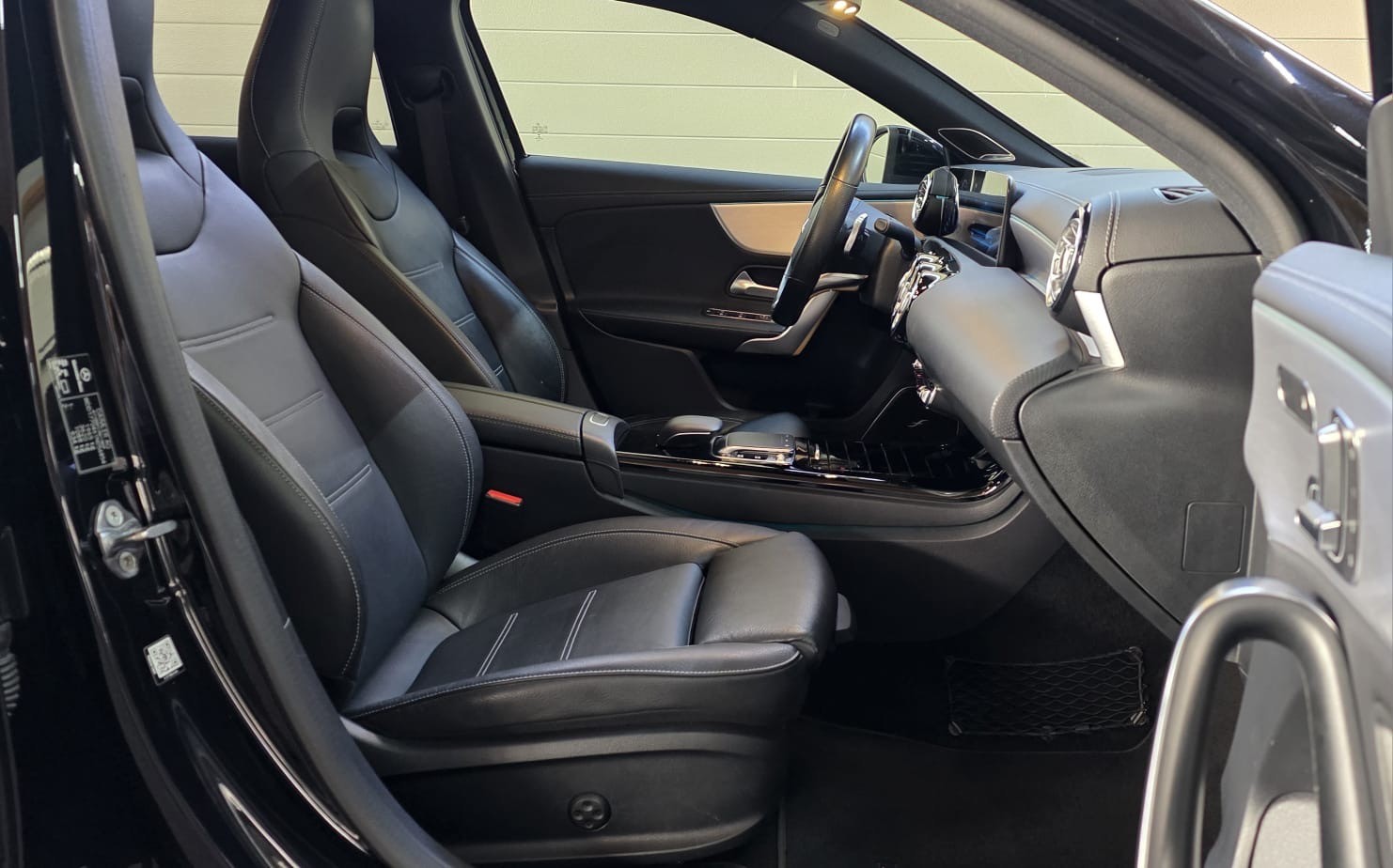 MERCEDES-BENZ A 250 AMG Line 7G-DCT *CH-Fahrzeug*-image-12