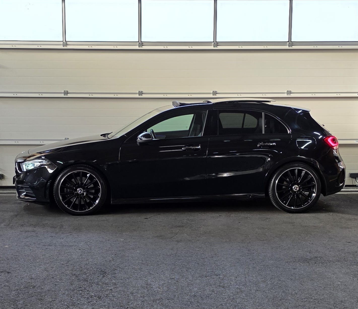MERCEDES-BENZ A 250 AMG Line 7G-DCT *CH-Fahrzeug*-image-1