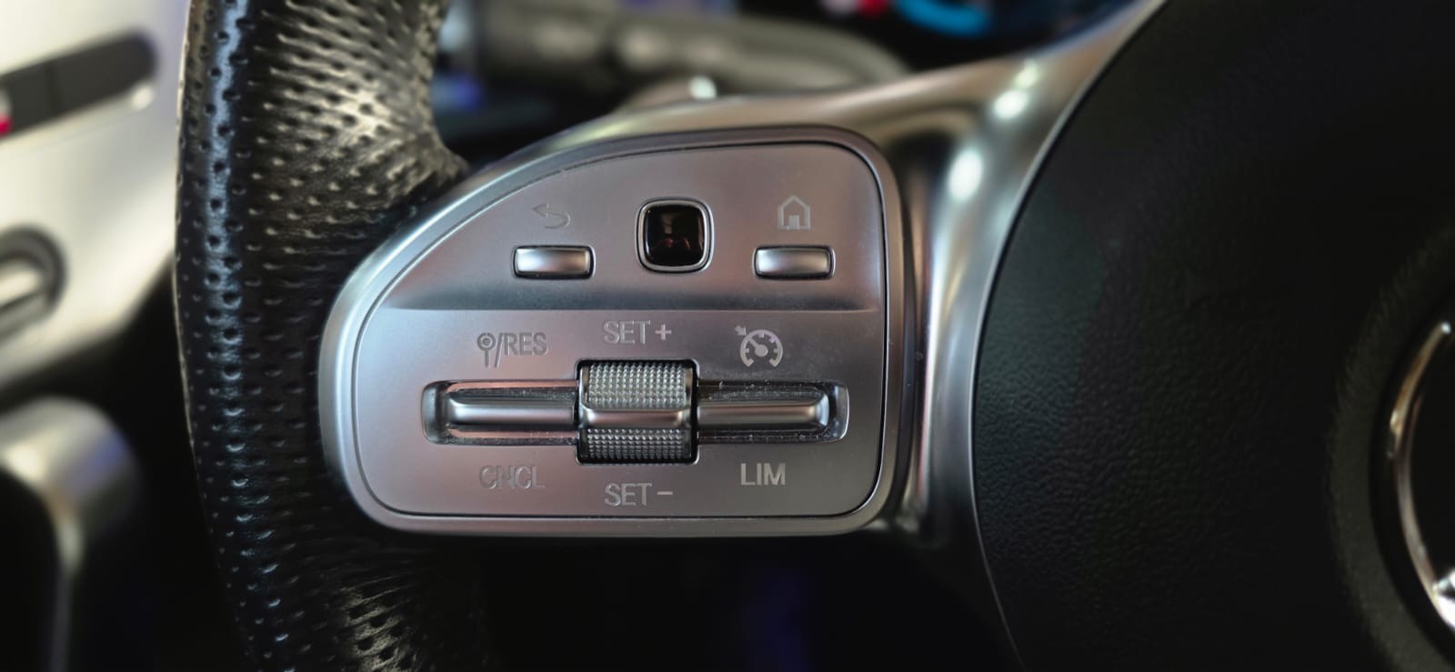 MERCEDES-BENZ A 250 AMG Line 7G-DCT *CH-Fahrzeug*-image-17