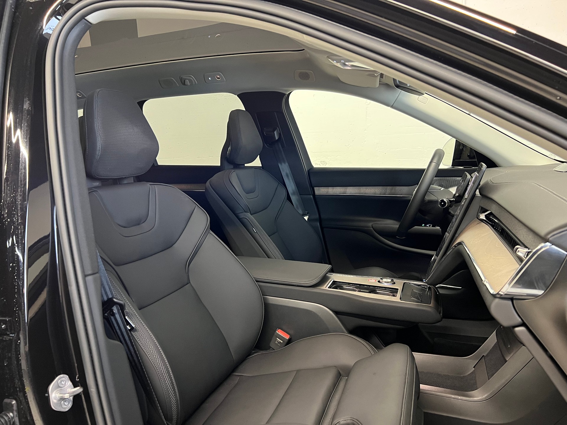 VOLVO EX90 Twin Ultra AWD-image-8