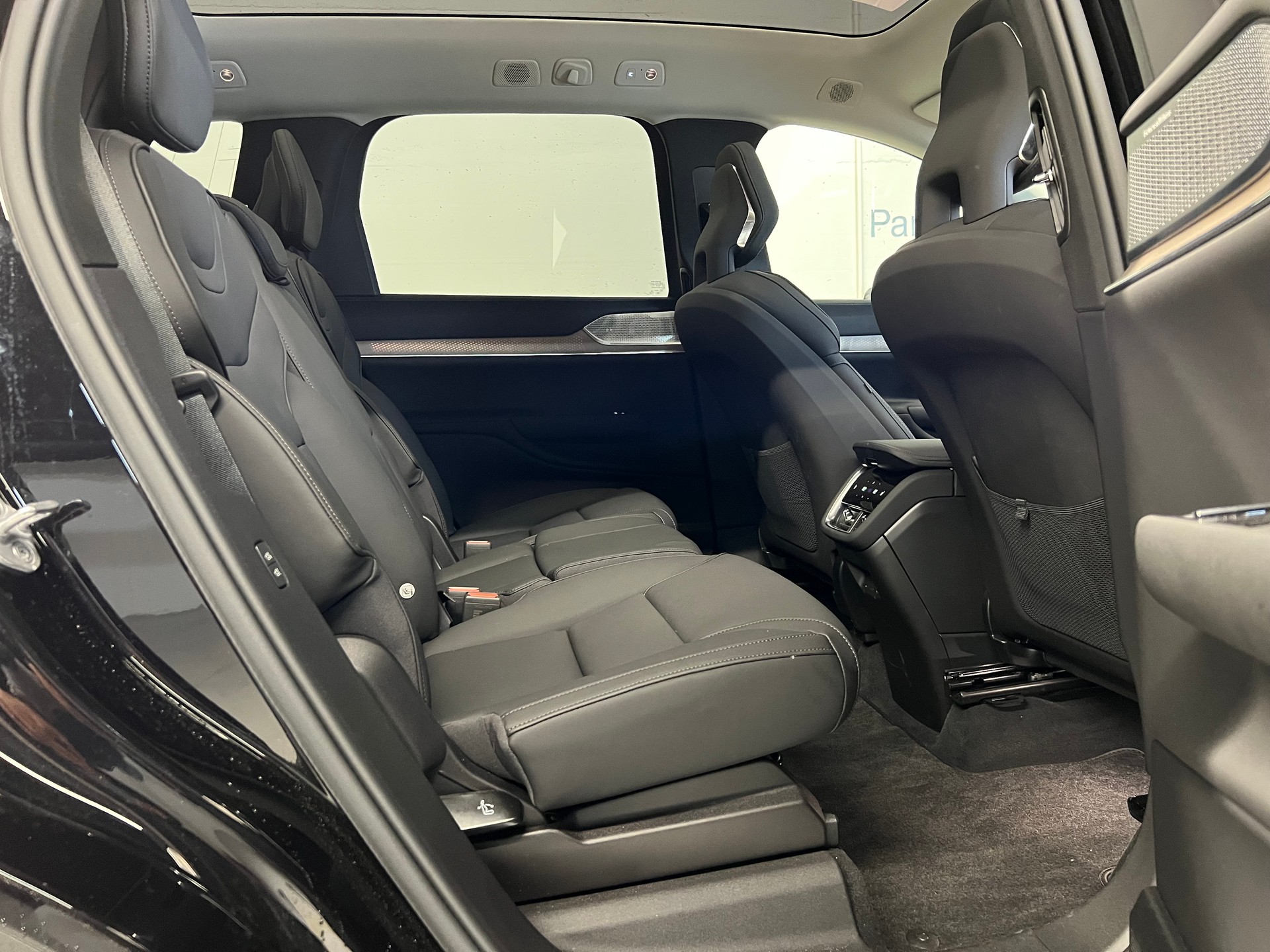 VOLVO EX90 Twin Ultra AWD-image-9