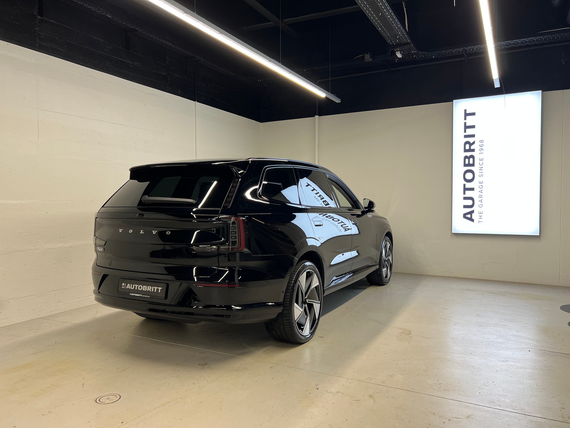 VOLVO EX90 Twin Ultra AWD-image-3