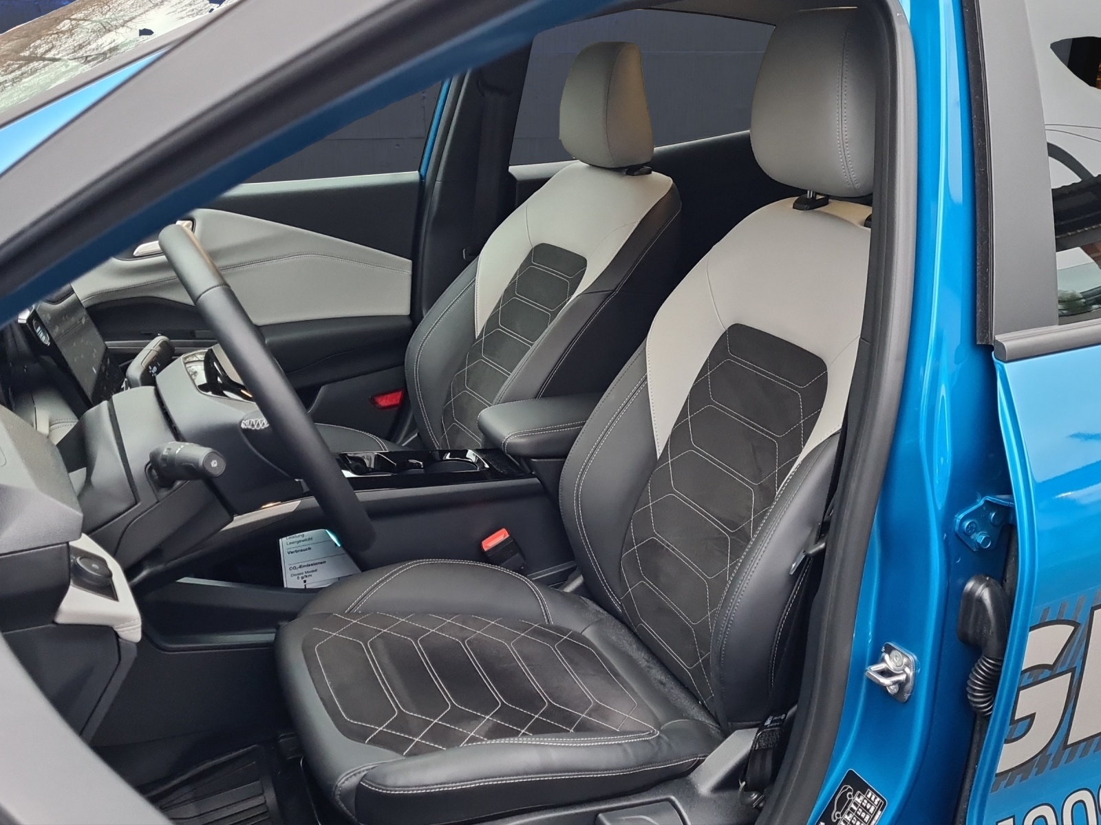 FORD Puma Gen-E Premium 168 PS (43 kWh netto)-image-6