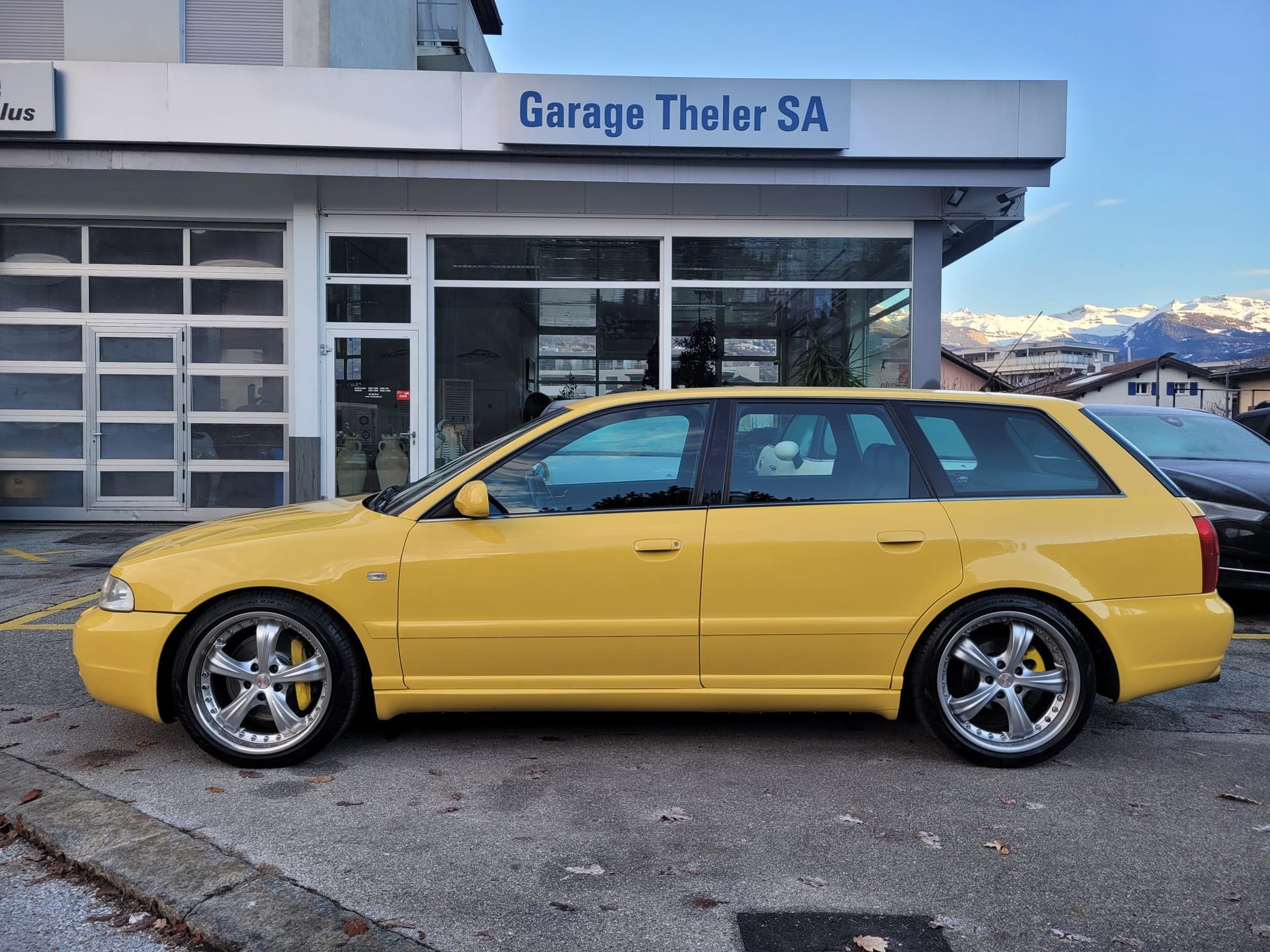 AUDI S4 Avant quattro-image-2