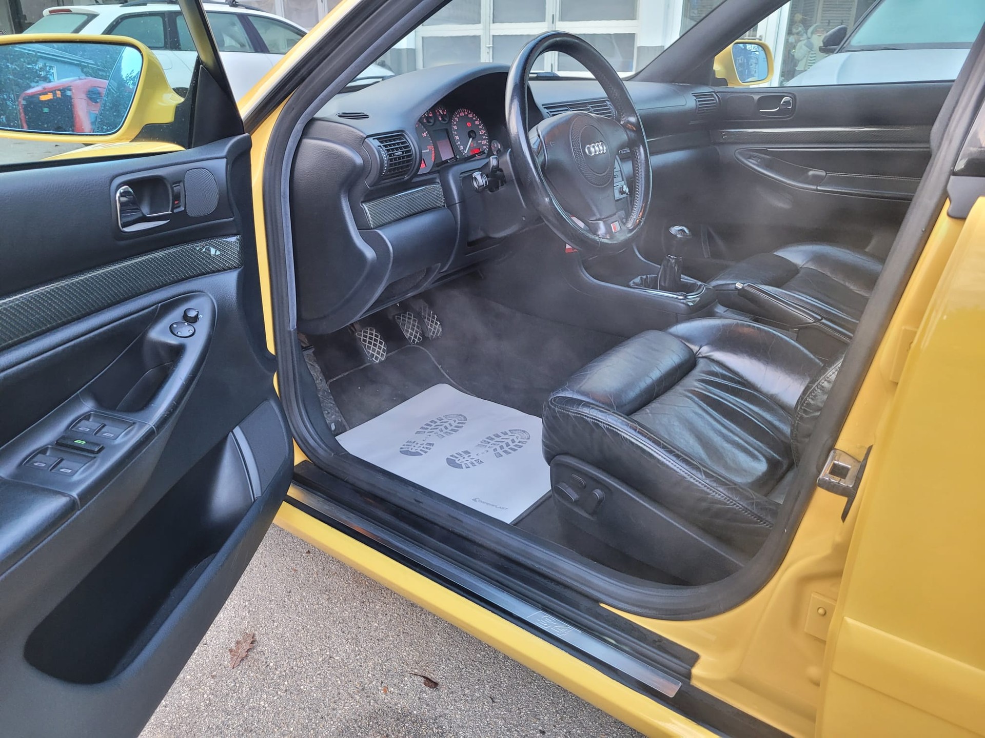 AUDI S4 Avant quattro-image-8