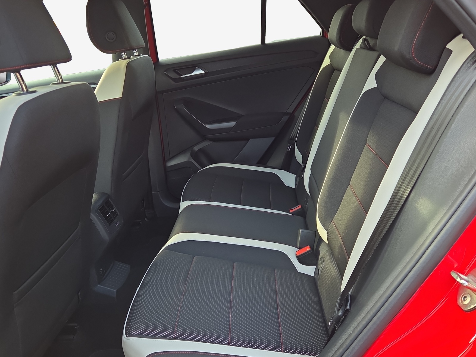 VW T-Roc 2.0 TSI Sport DSG 4Motion-image-11