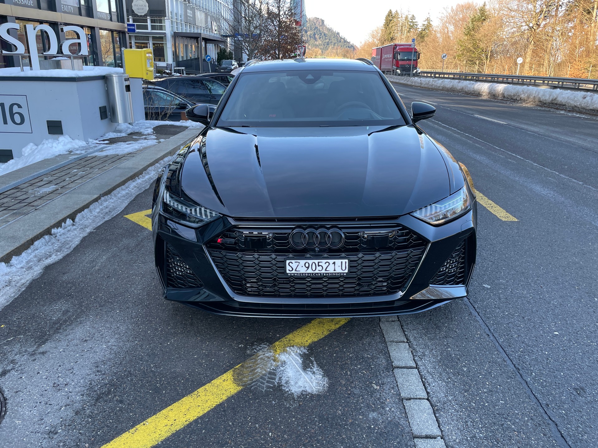 AUDI RS6 Avant 4.0 TFSI V8 Performance quattro-showroom-element-1