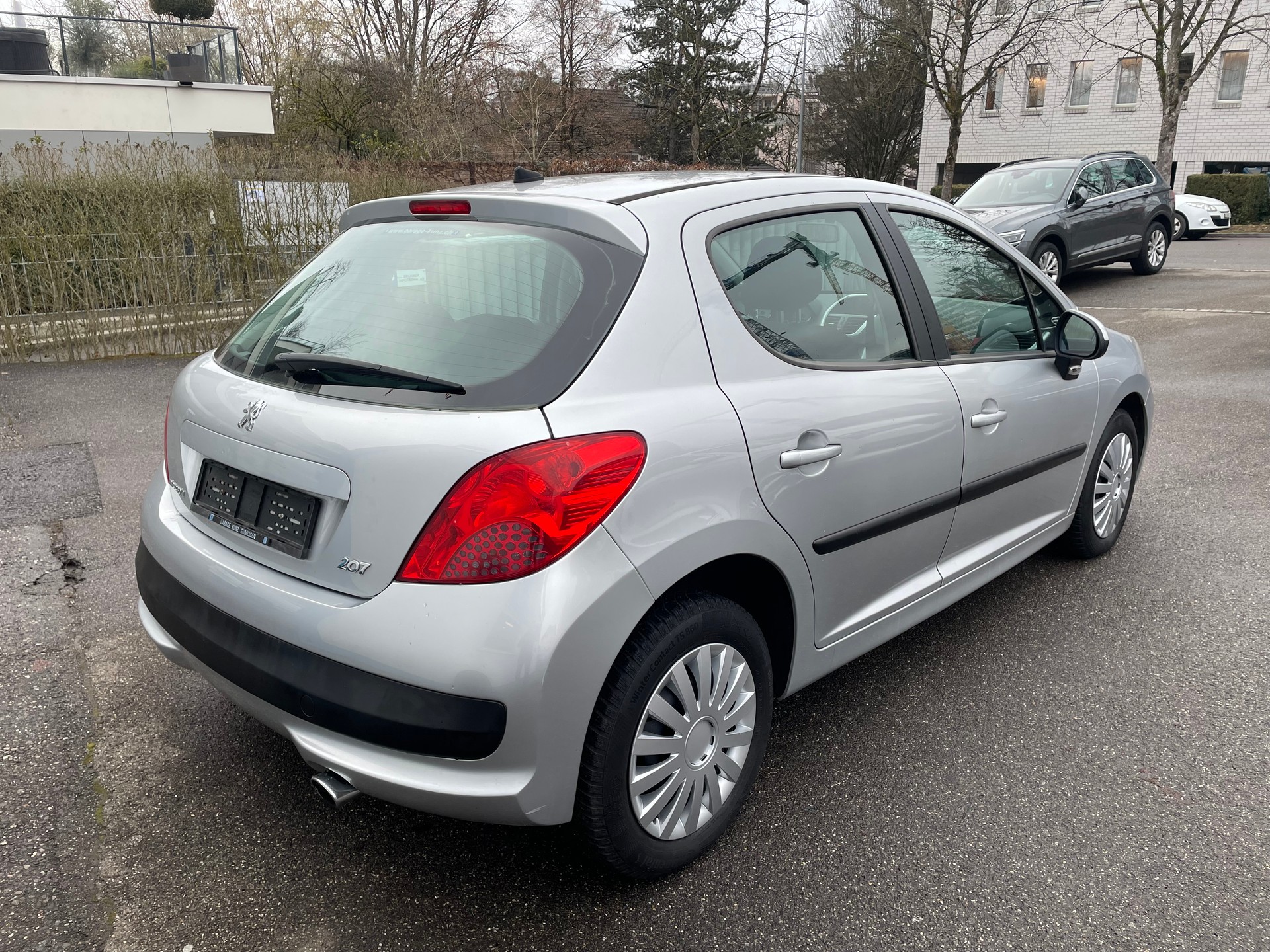 PEUGEOT 207 1.4 16V Trendy-image-3