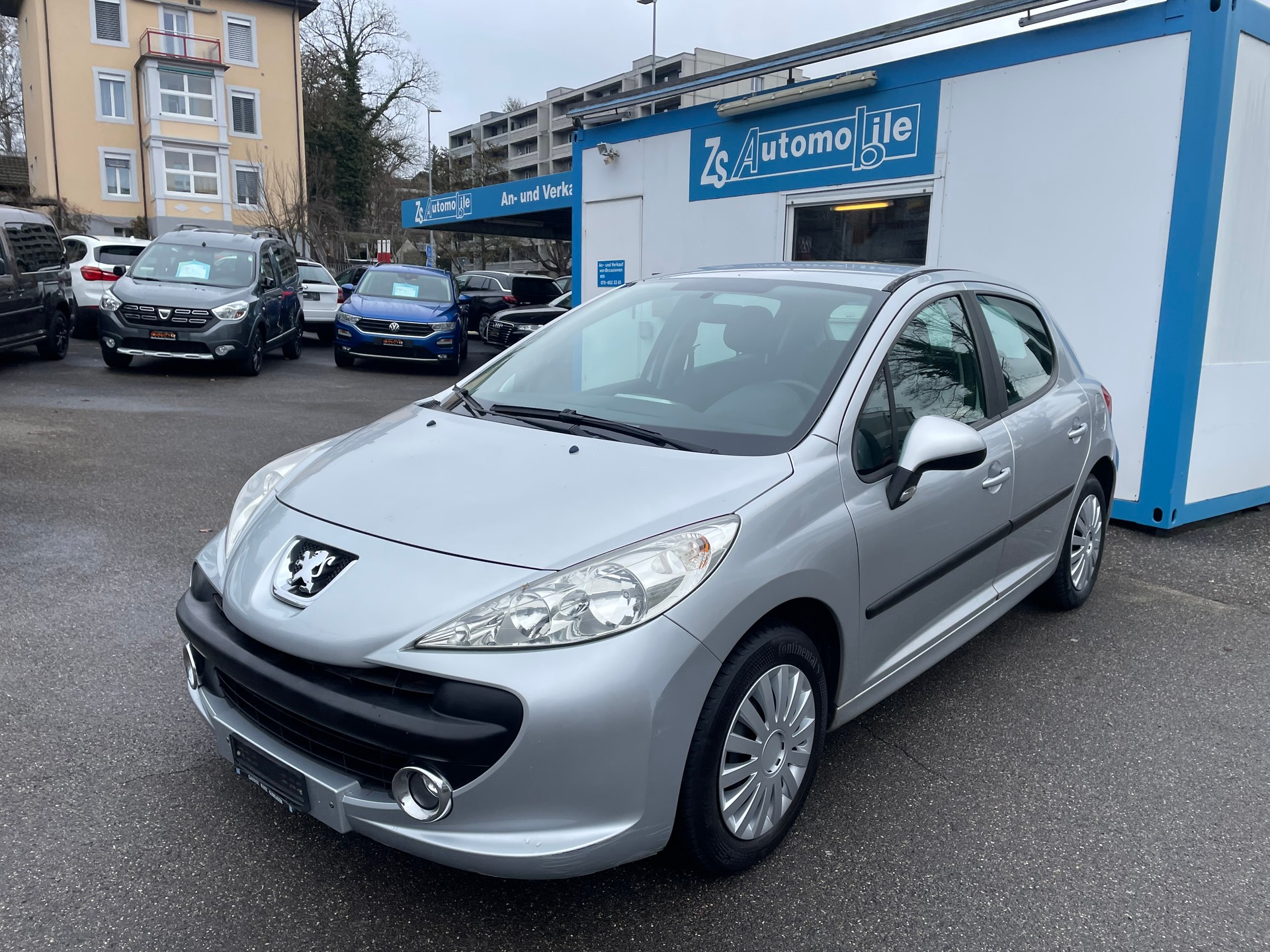 PEUGEOT 207 1.4 16V Trendy-image-0