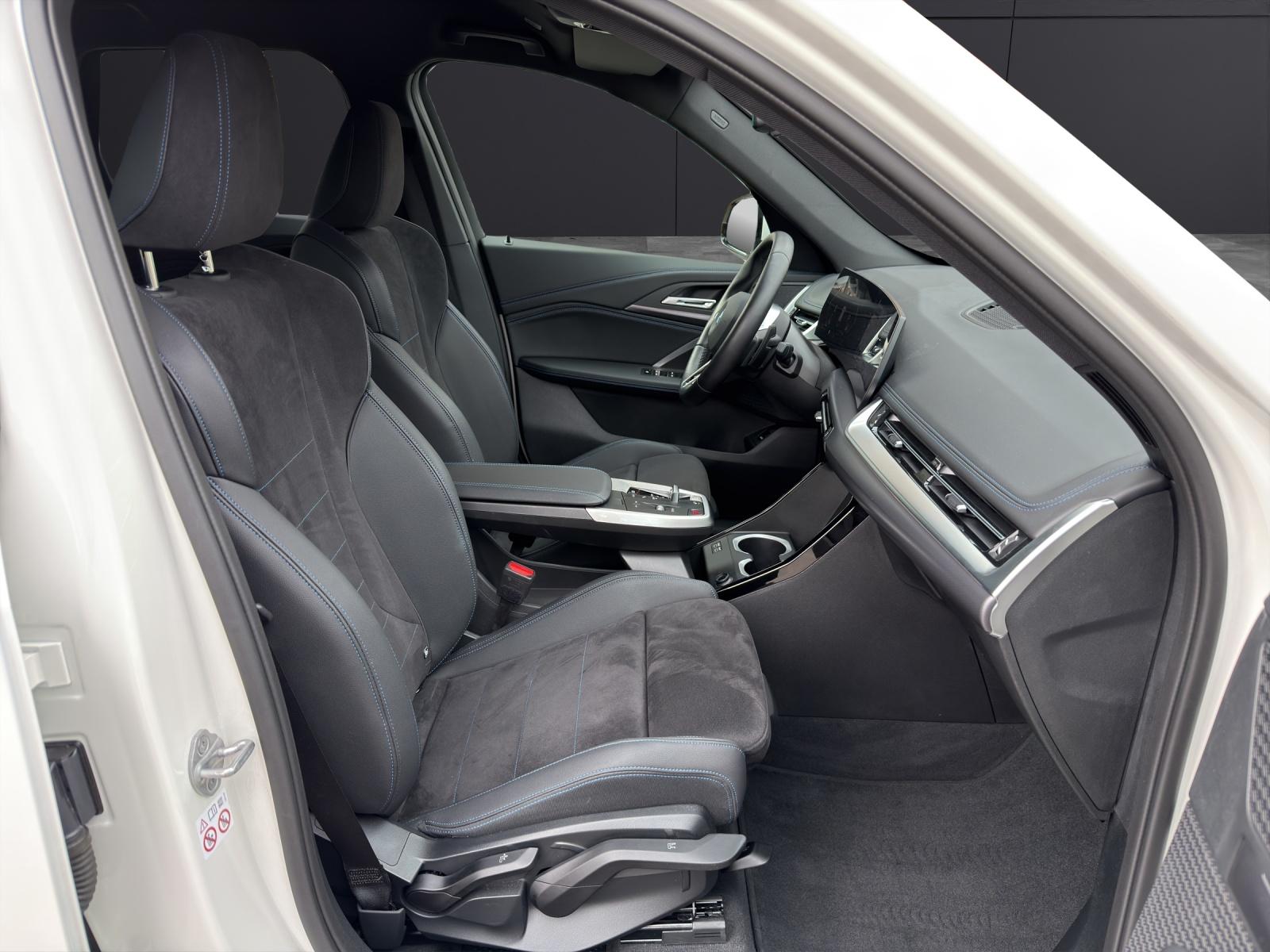 BMW X1 20i sDrive paddles-image-18