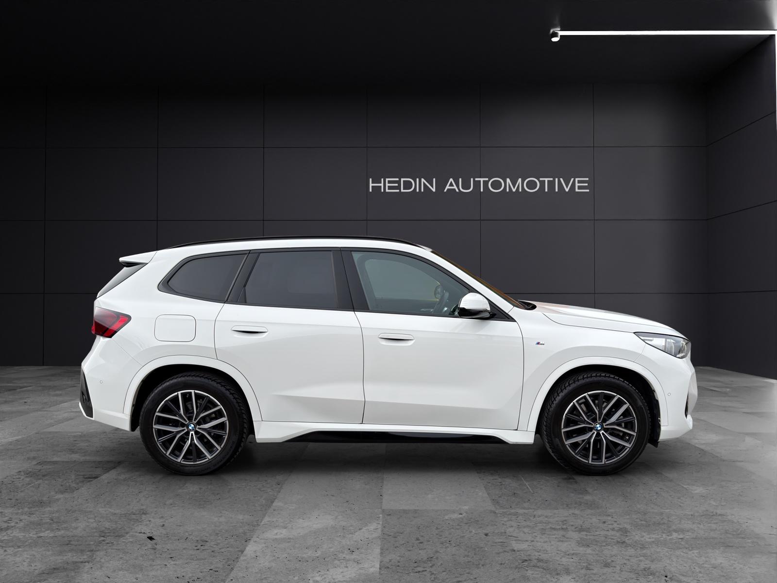 BMW X1 20i sDrive paddles-image-16