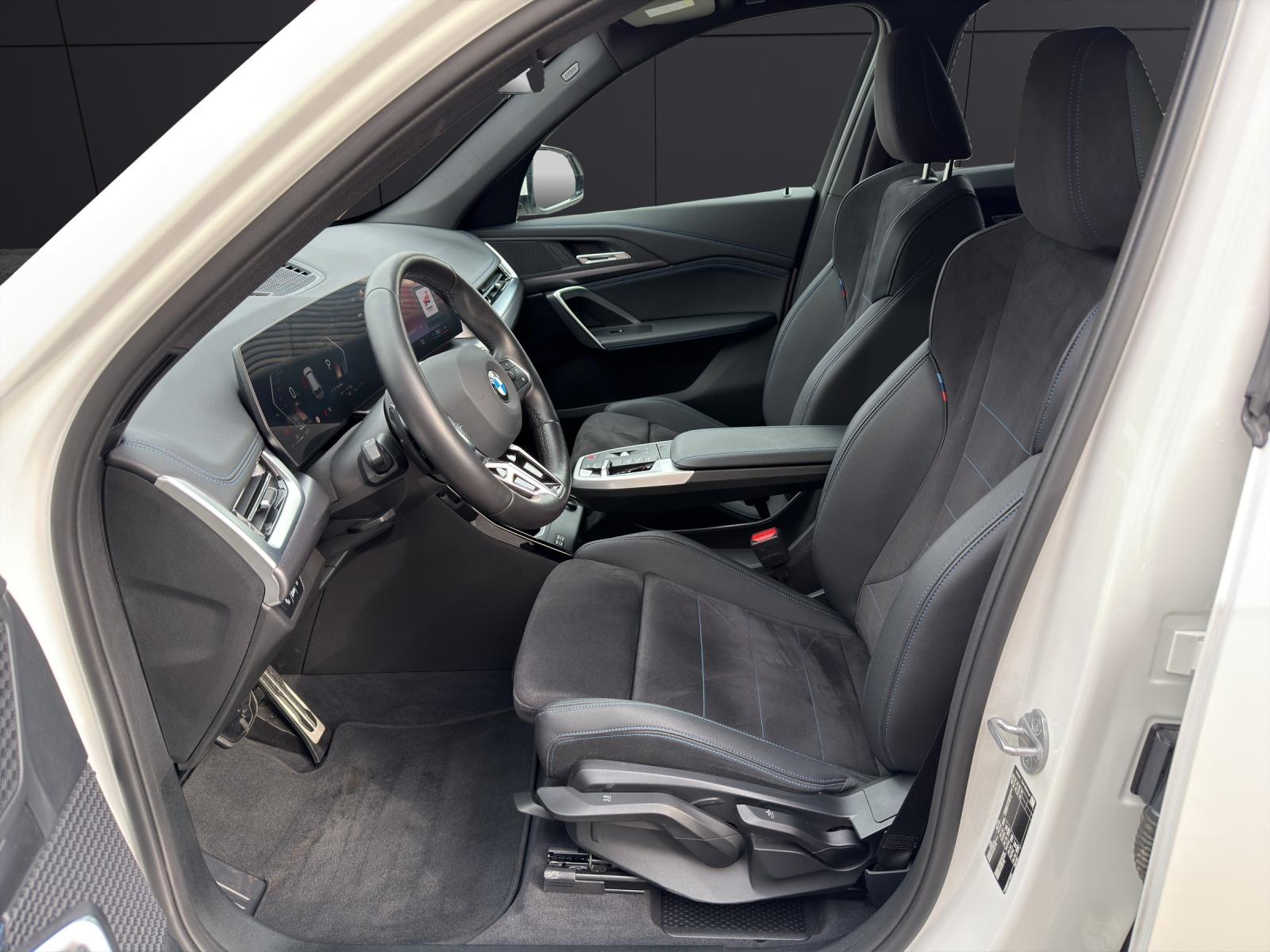 BMW X1 20i sDrive paddles-image-1