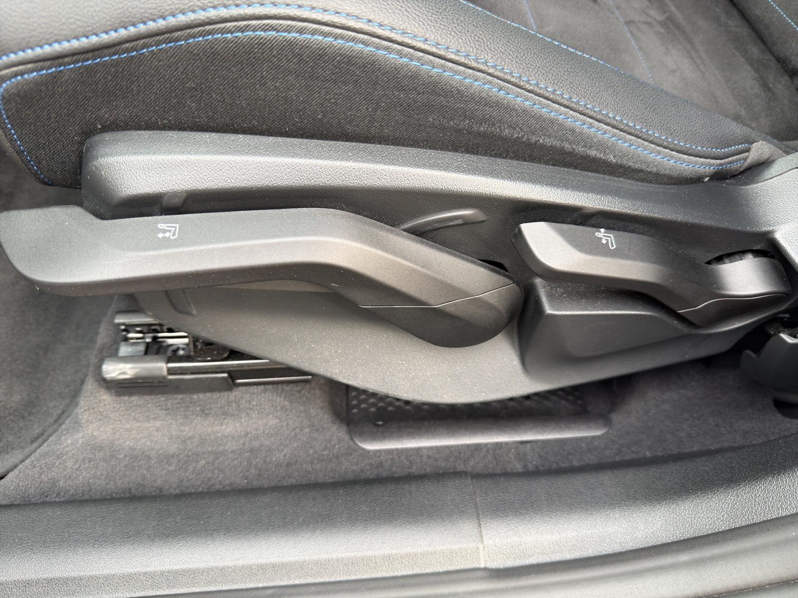 BMW X1 20i sDrive paddles-image-14