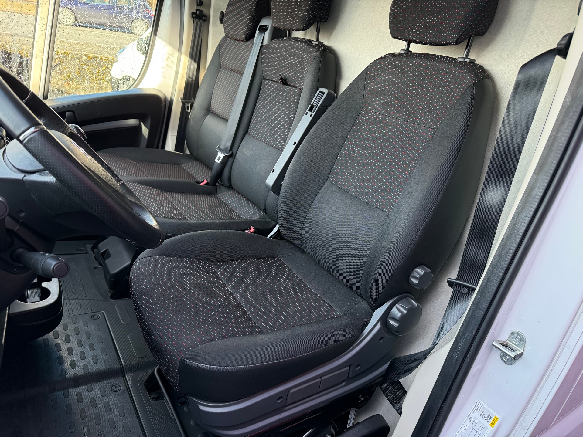 CITROEN Jumper 35 2.2 BlueHDi 140 L3H2-image-4