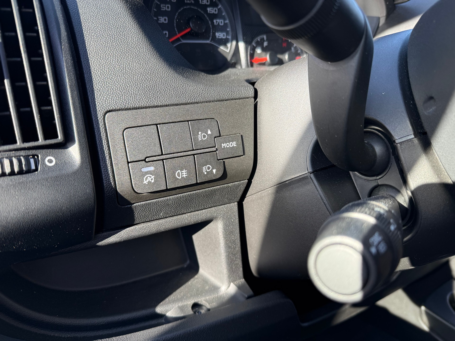 CITROEN Jumper 35 2.2 BlueHDi 140 L3H2-image-9