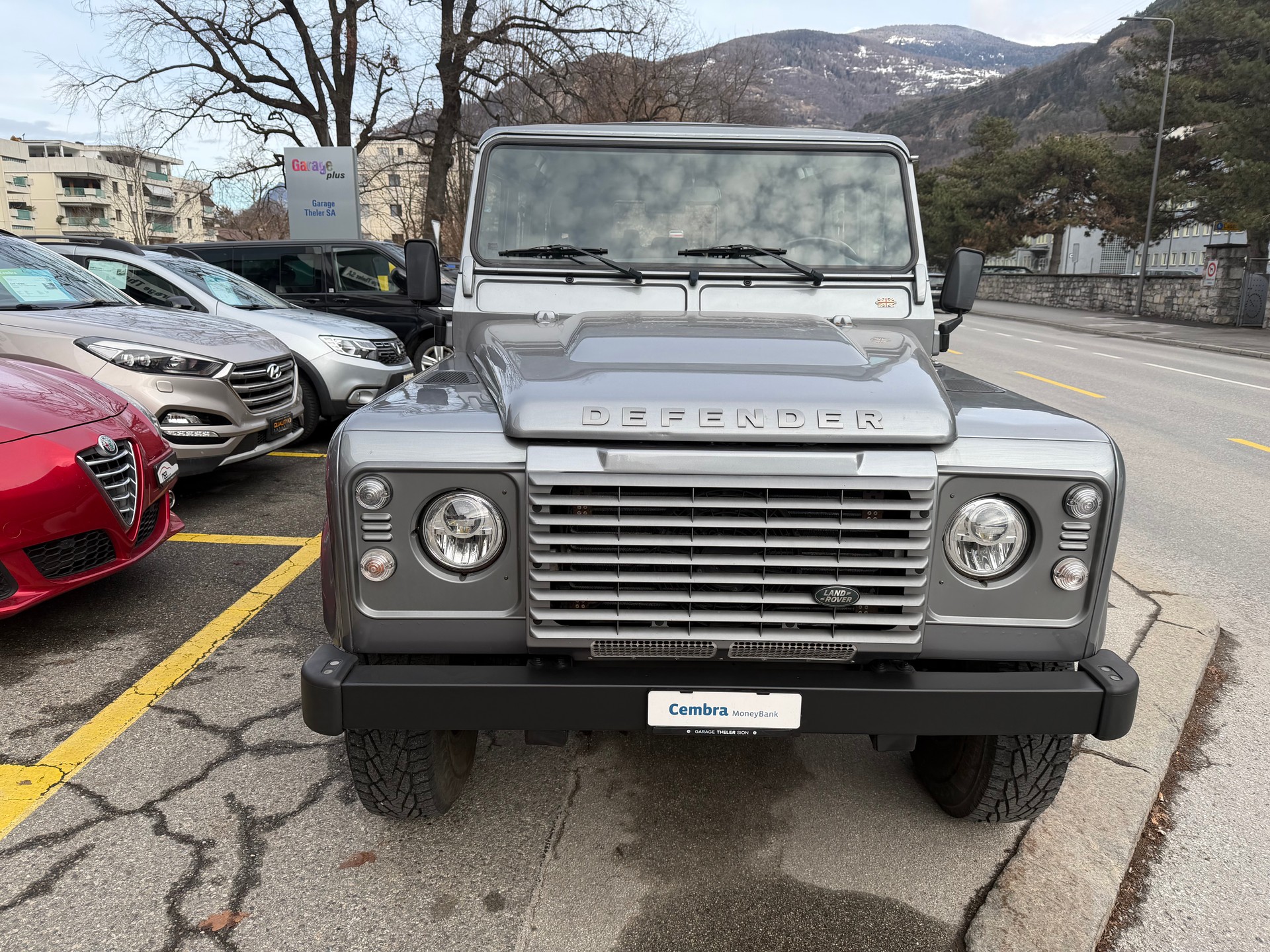 LAND ROVER Defender 110 2.4 Td4 Station Wagon-image-1