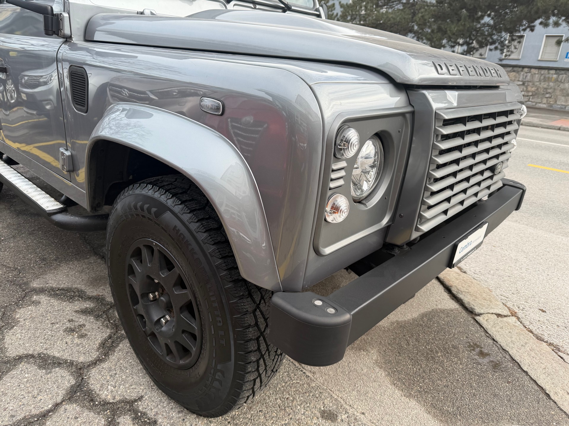 LAND ROVER Defender 110 2.4 Td4 Station Wagon-image-7