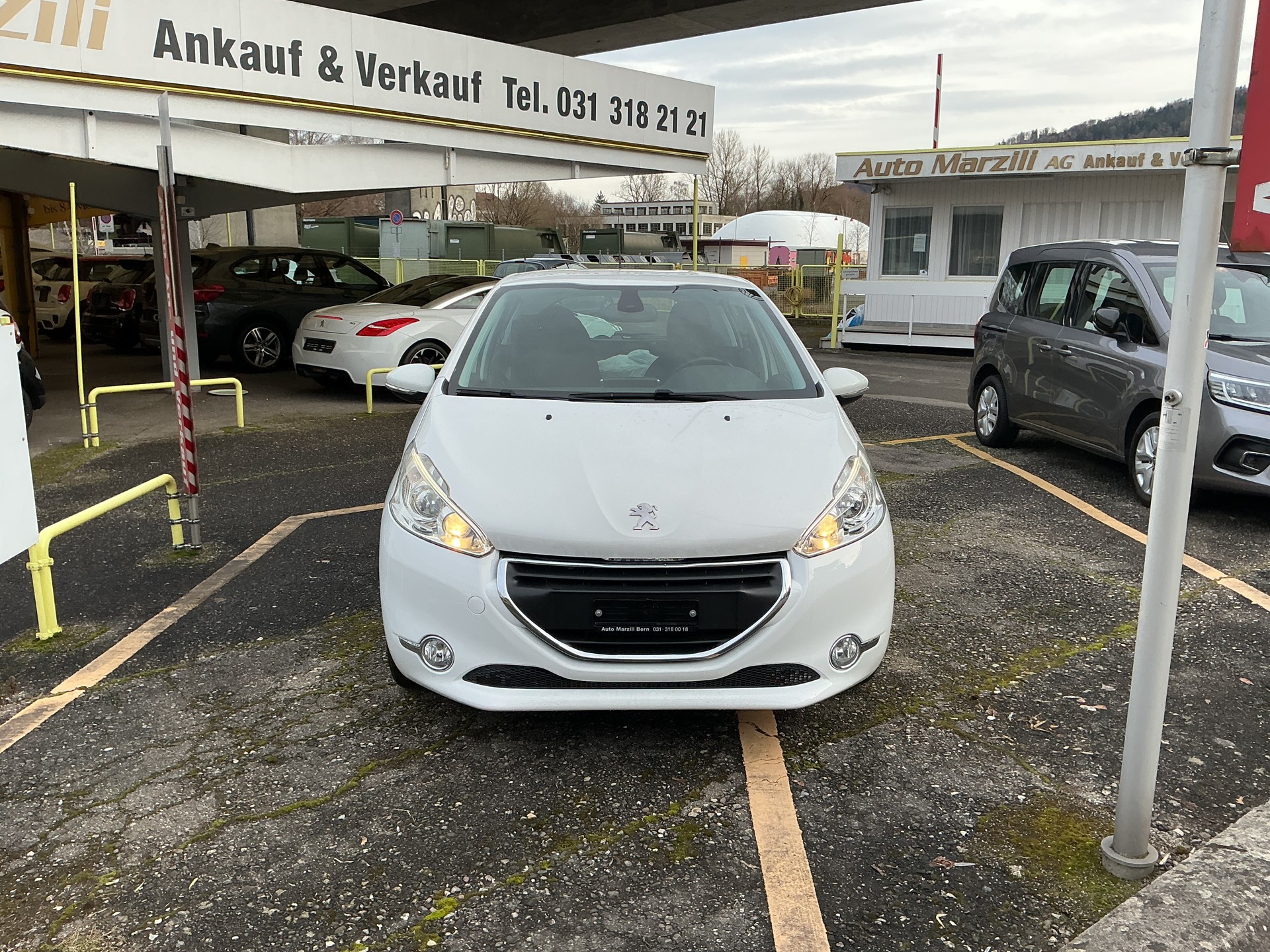 PEUGEOT 208 1.2 THP Allure-image-2