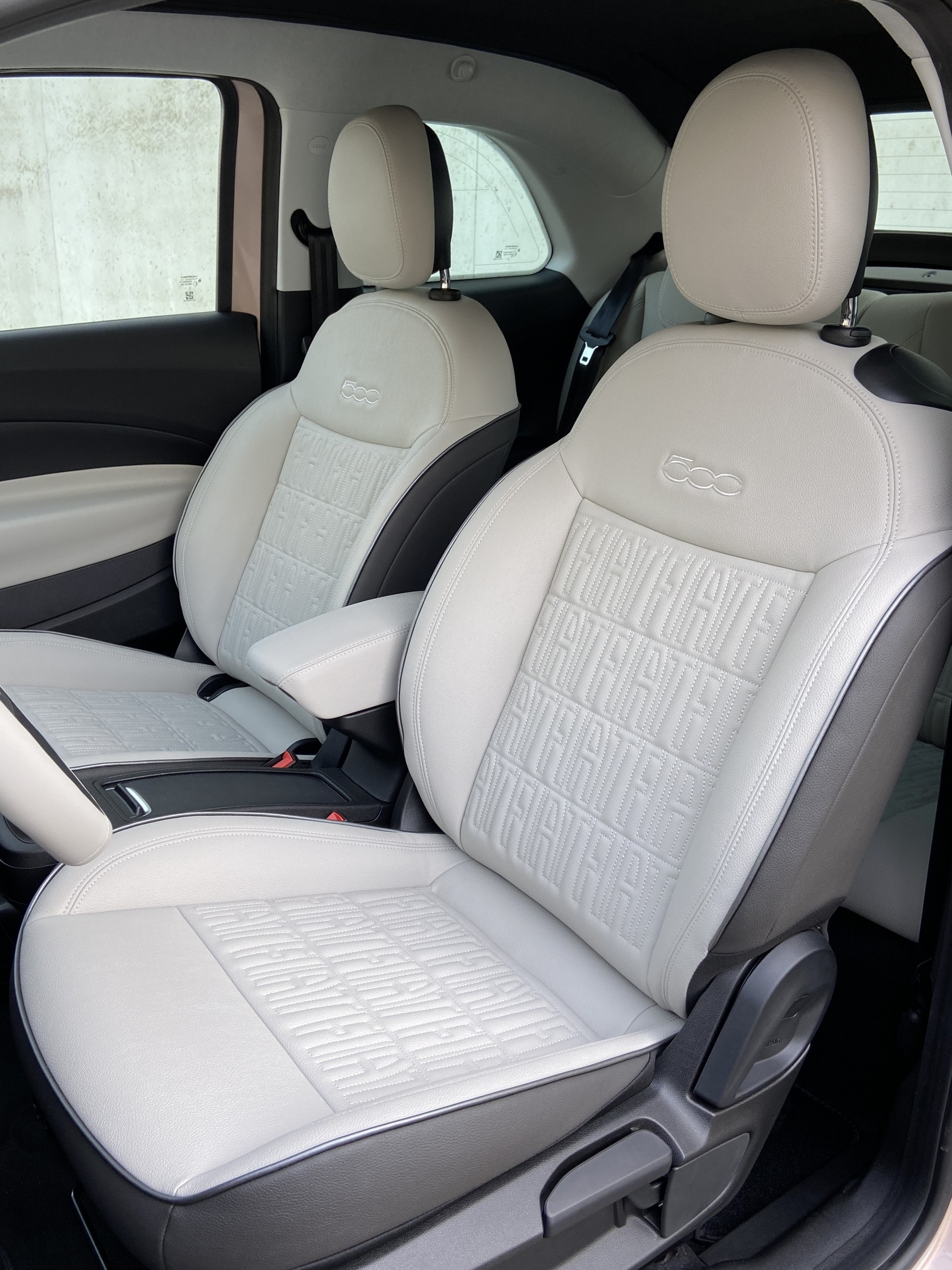 FIAT 500 C electric 87 kW La Prima-image-9