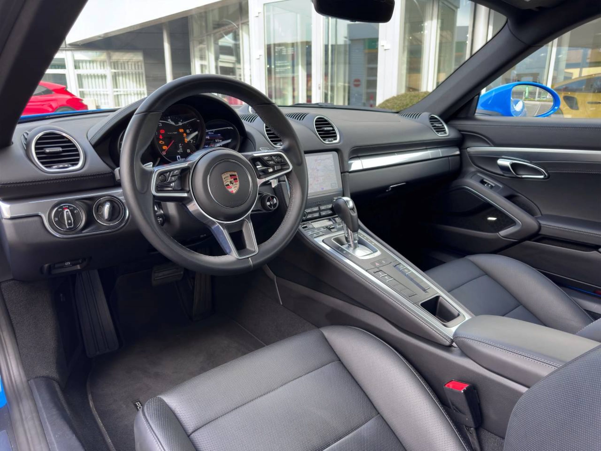 PORSCHE 718 Cayman Style Edition-image-3