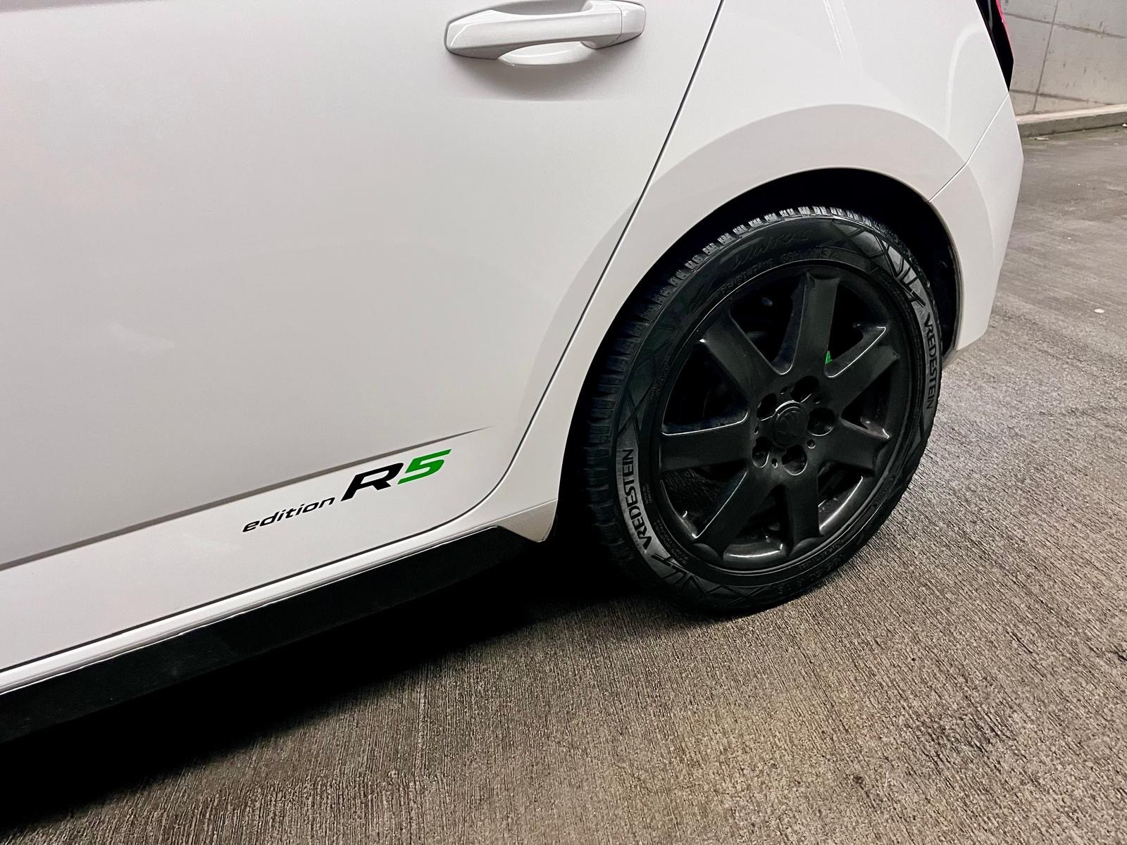 SKODA Fabia 1.4 TSI R5 DSG-image-4