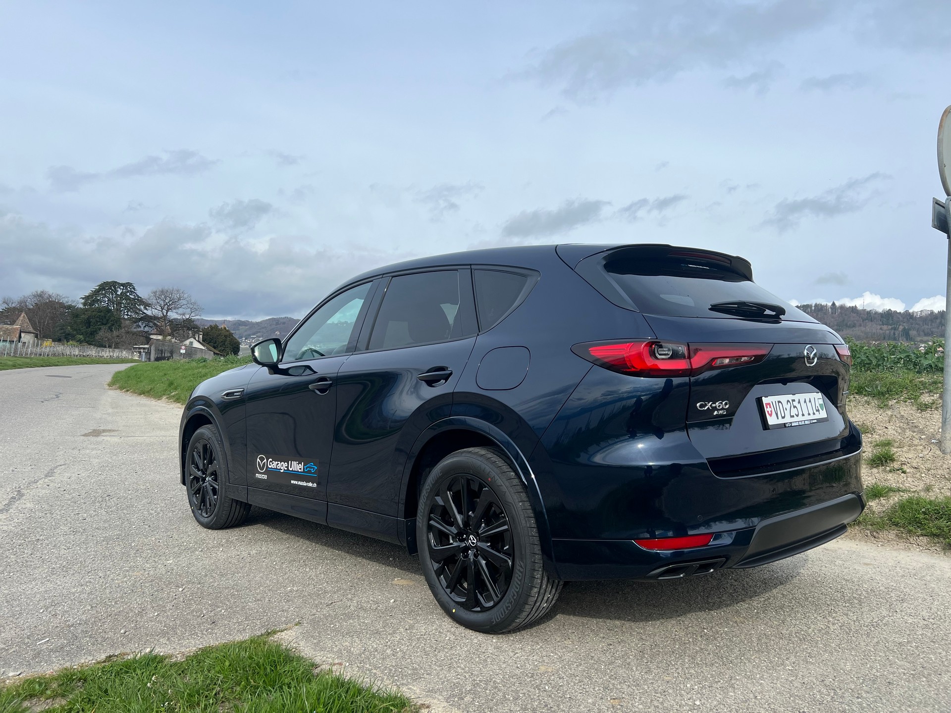 MAZDA CX-60 e-Skyactiv PHEV 327 AWD Homura Plus-image-2
