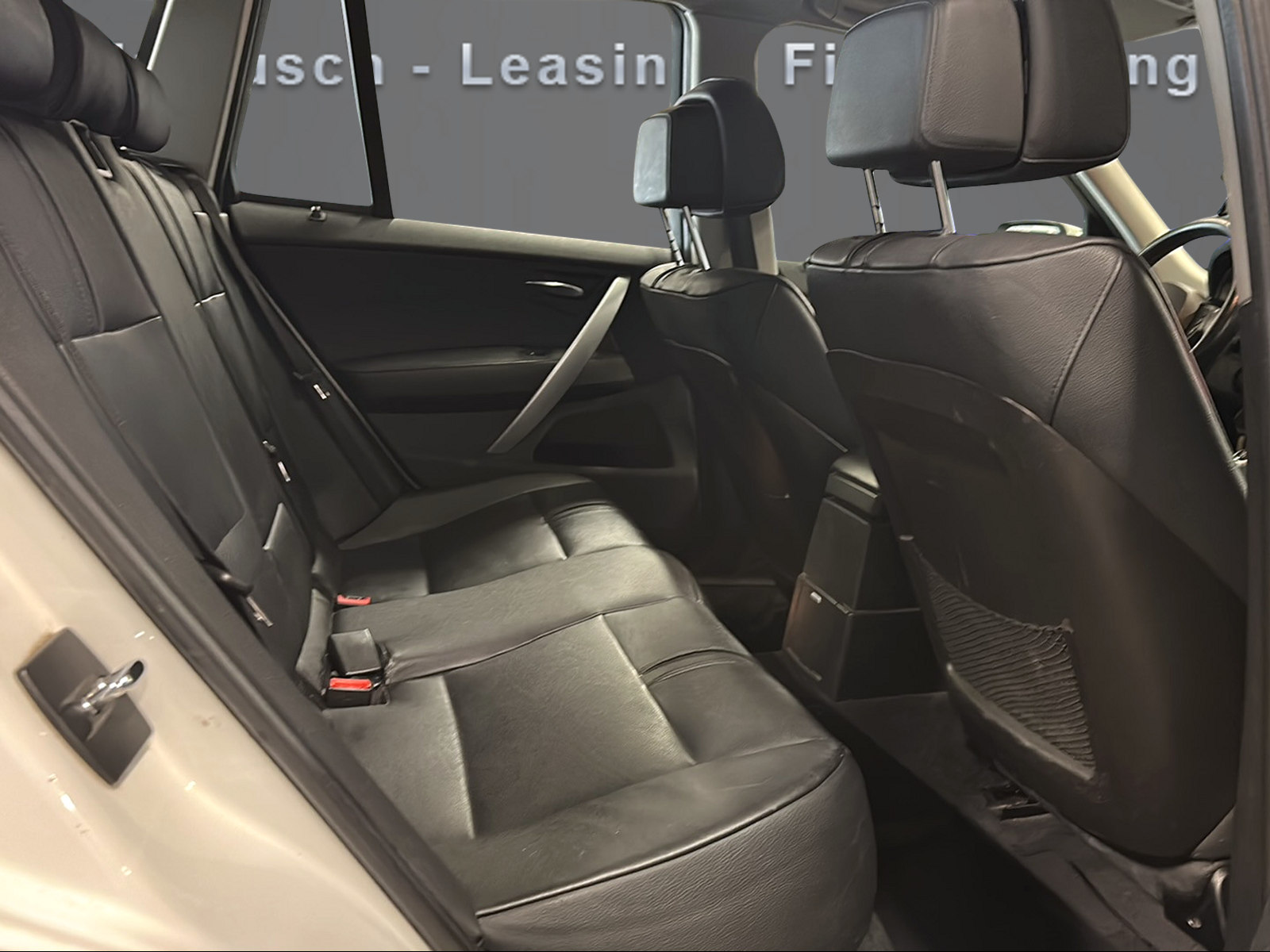 BMW X3 xDrive 20d (2.0d)-image-12