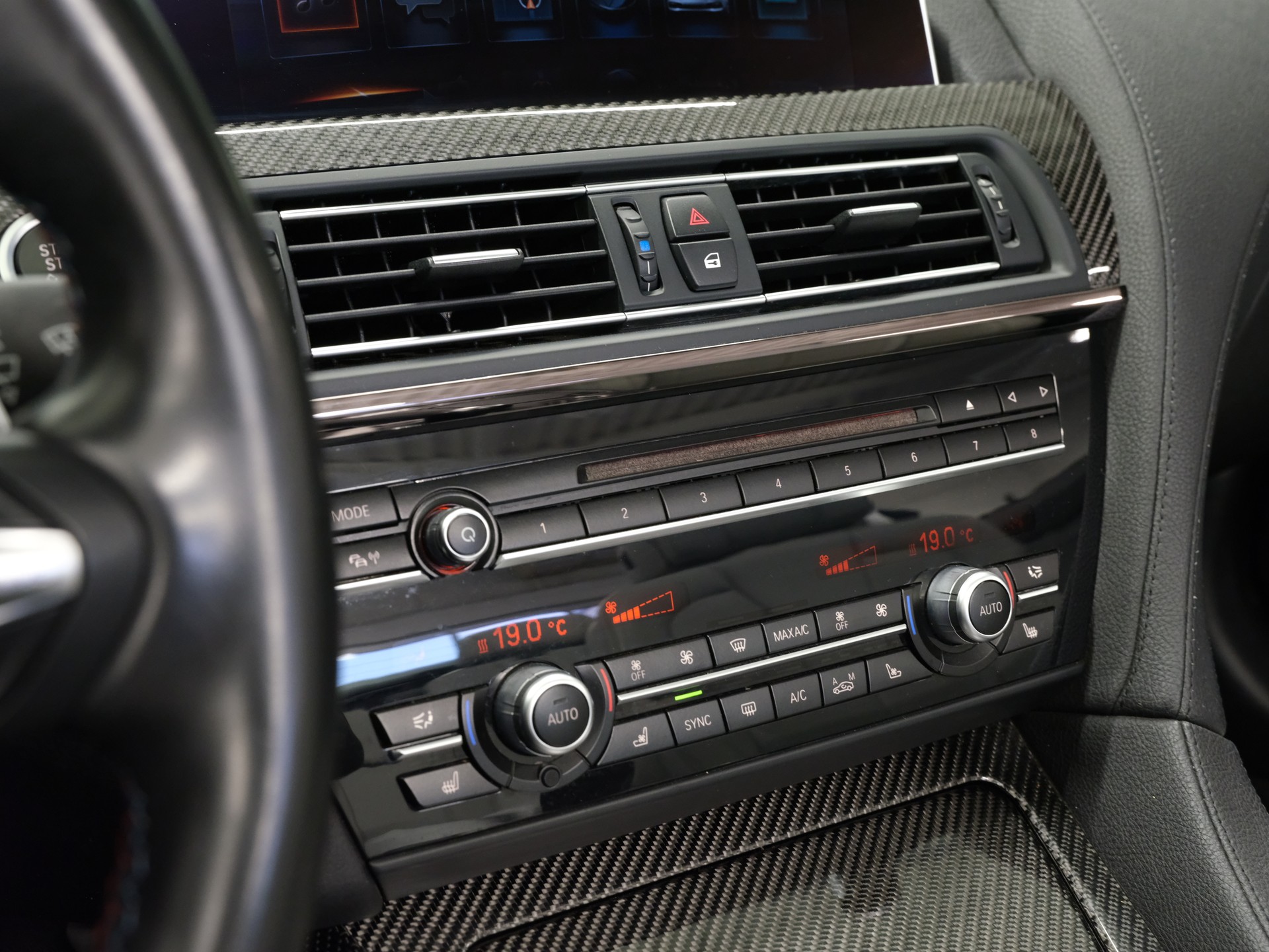 BMW M6 Cabrio Competition Drivelogic *Softclose* *Head-Up* *Harman/Kardon* *Memory-Sitz*-image-26