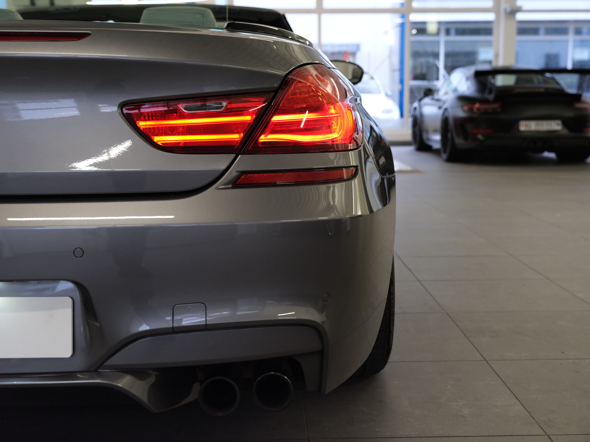 BMW M6 Cabrio Competition Drivelogic *Softclose* *Head-Up* *Harman/Kardon* *Memory-Sitz*-image-11