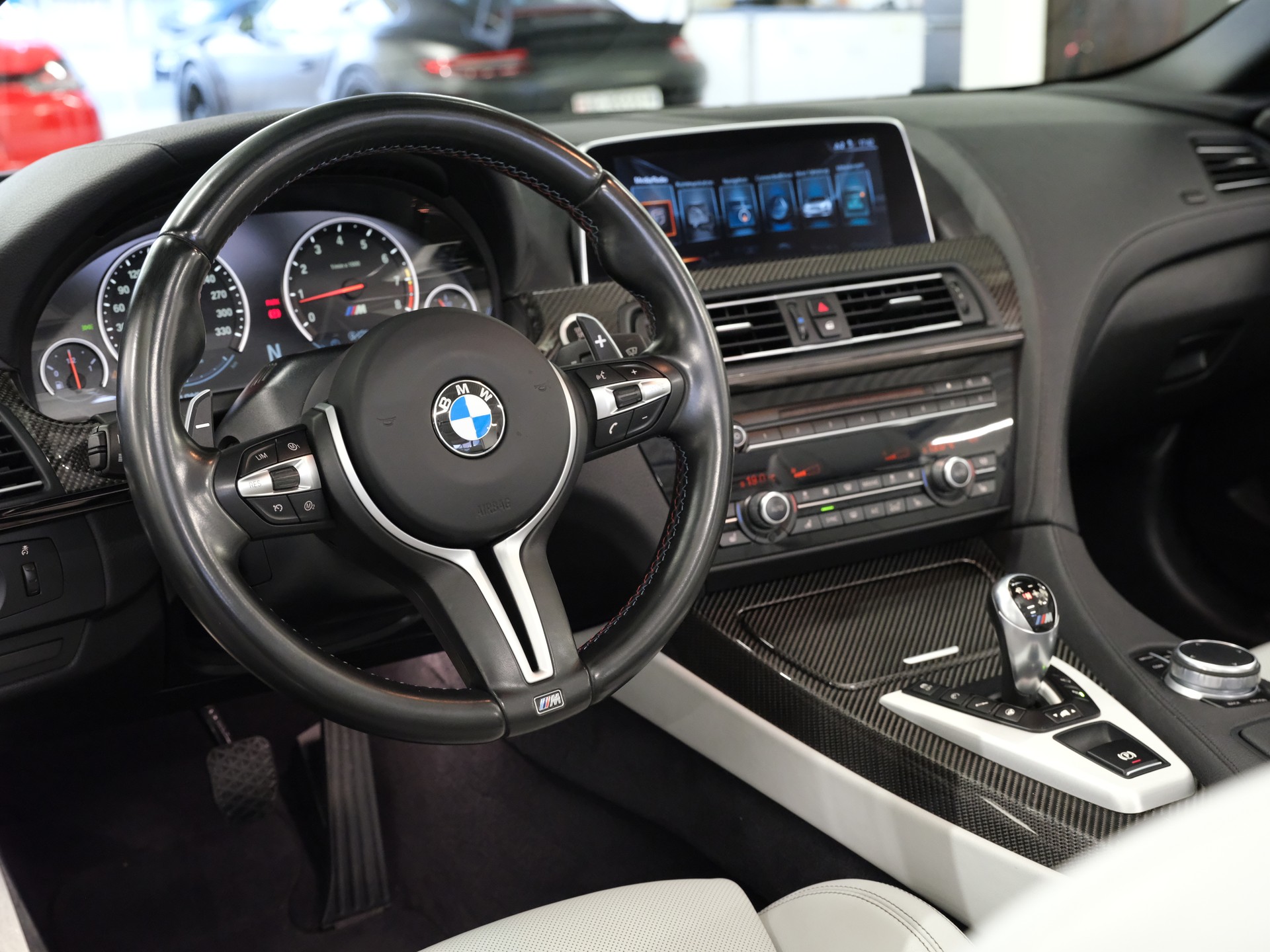 BMW M6 Cabrio Competition Drivelogic *Softclose* *Head-Up* *Harman/Kardon* *Memory-Sitz*-image-18