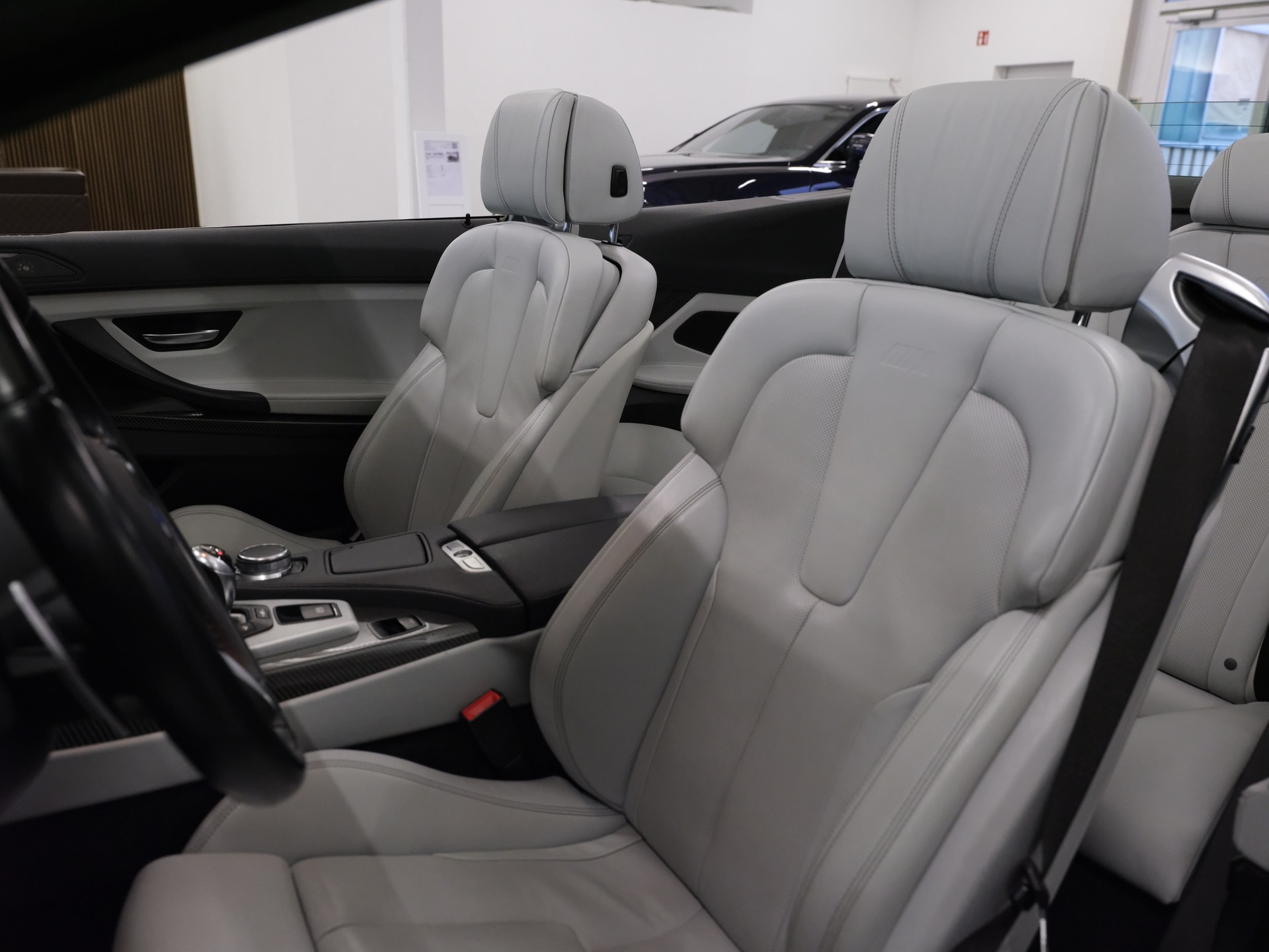 BMW M6 Cabrio Competition Drivelogic *Softclose* *Head-Up* *Harman/Kardon* *Memory-Sitz*-image-16