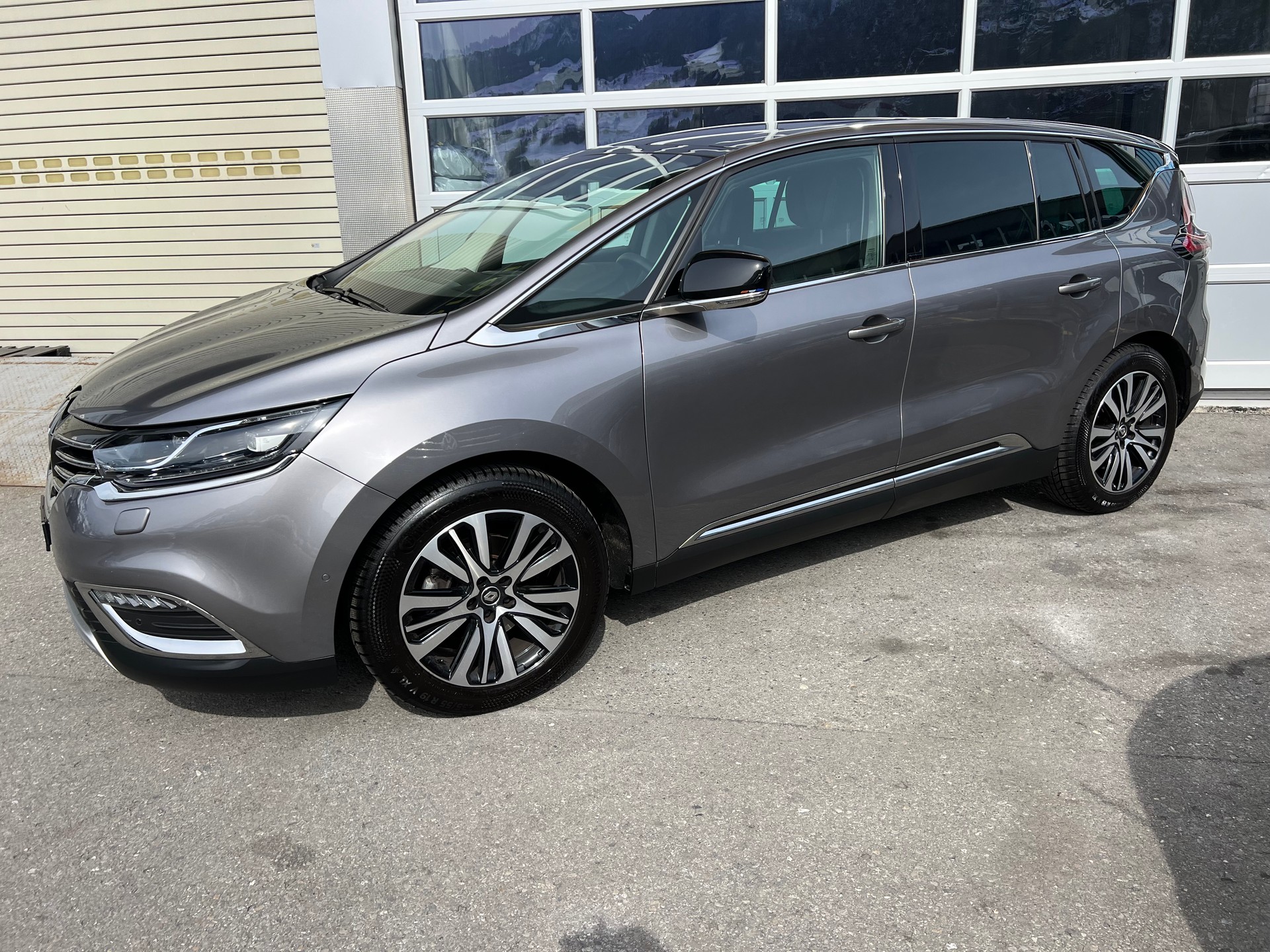 RENAULT Espace 2.0 dCi Initiale Paris ** 7 Sitzer * Navigation * Leder * Panoramadach *frisch ab MFK * 1 Jahr Garantie möglich **-showroom-element-1