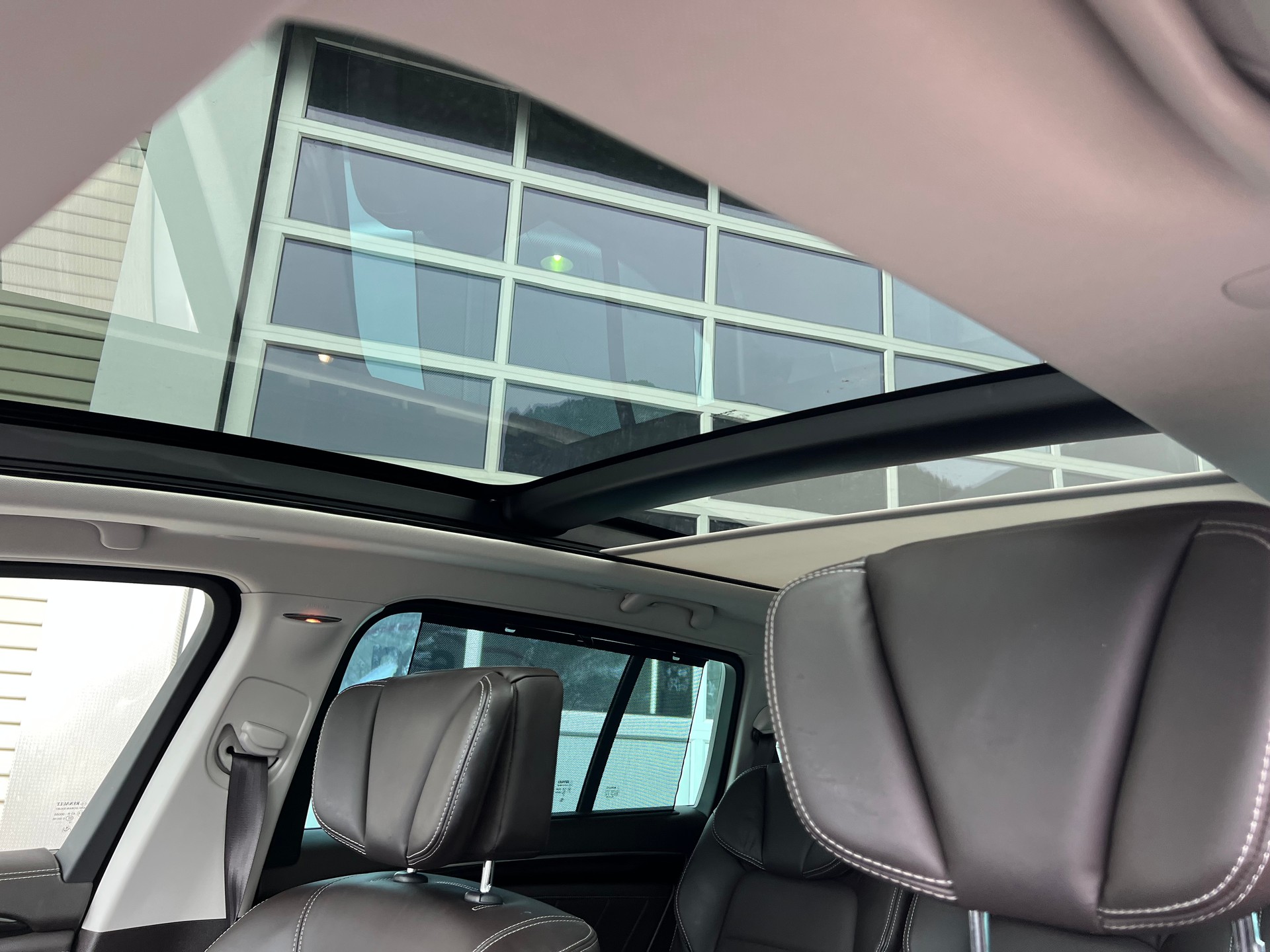 RENAULT Espace 2.0 dCi Initiale Paris ** 7 Sitzer * Navigation * Leder * Panoramadach *frisch ab MFK * 1 Jahr Garantie möglich **-image-13
