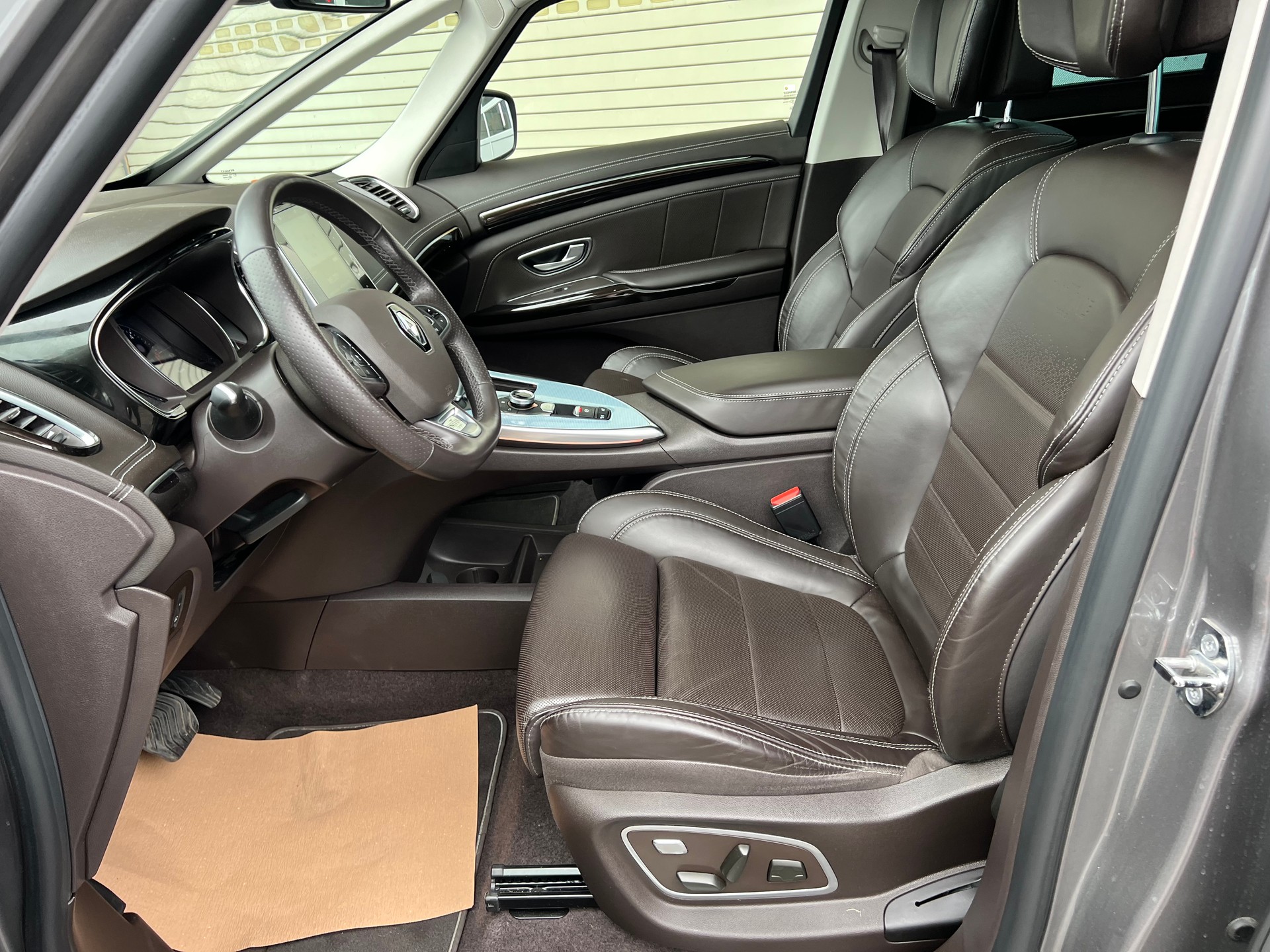 RENAULT Espace 2.0 dCi Initiale Paris ** 7 Sitzer * Navigation * Leder * Panoramadach *frisch ab MFK * 1 Jahr Garantie möglich **-image-15
