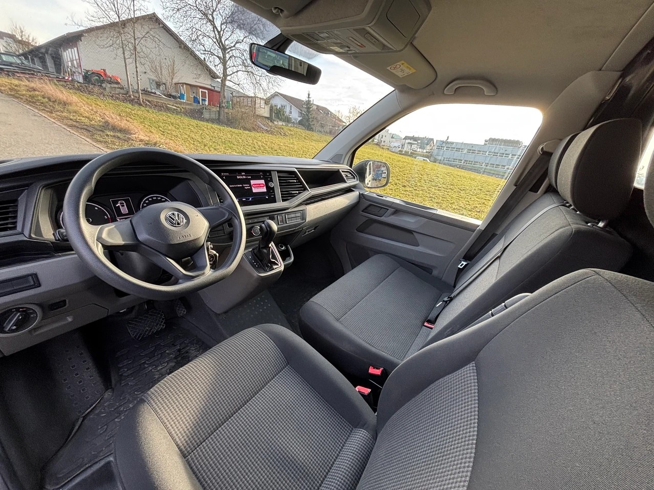 VW T6.1 2.0 TDI 4Motion DSG-image-9