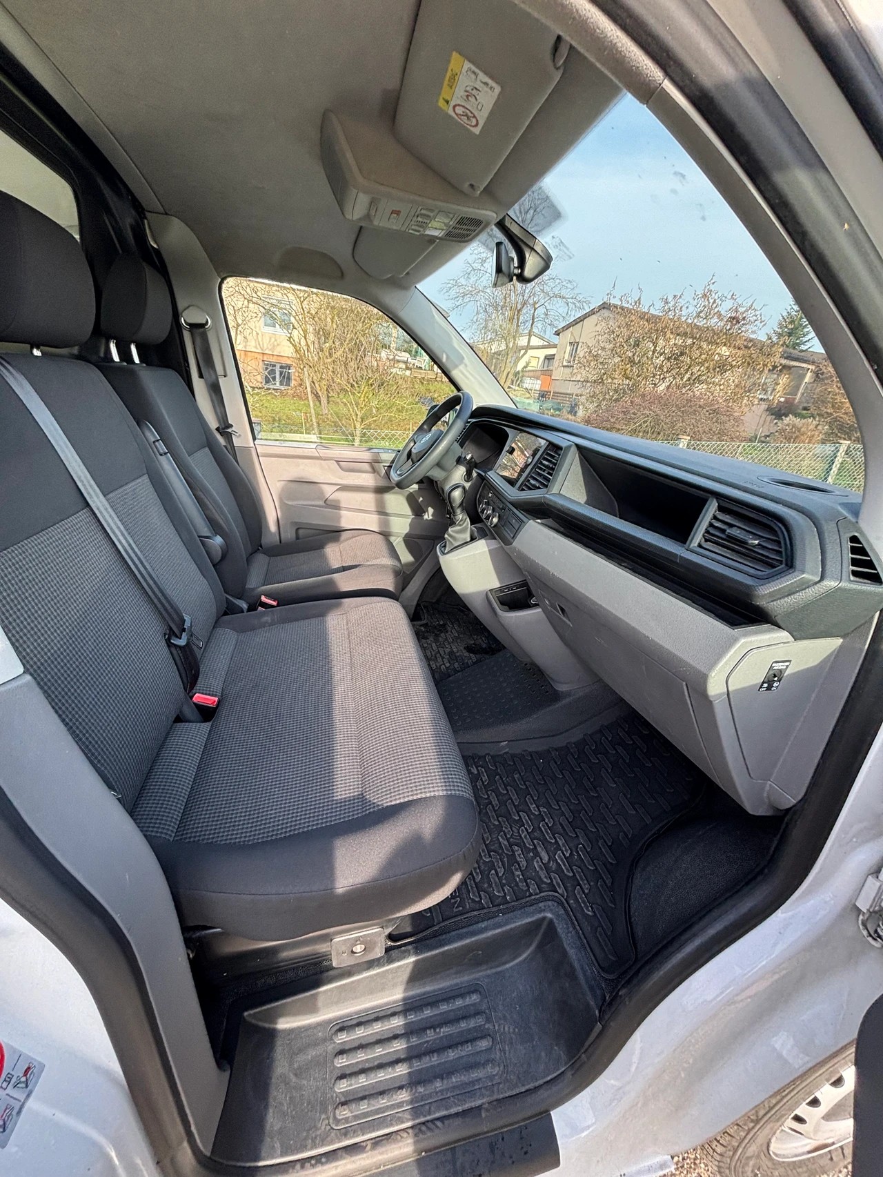 VW T6.1 2.0 TDI 4Motion DSG-image-11