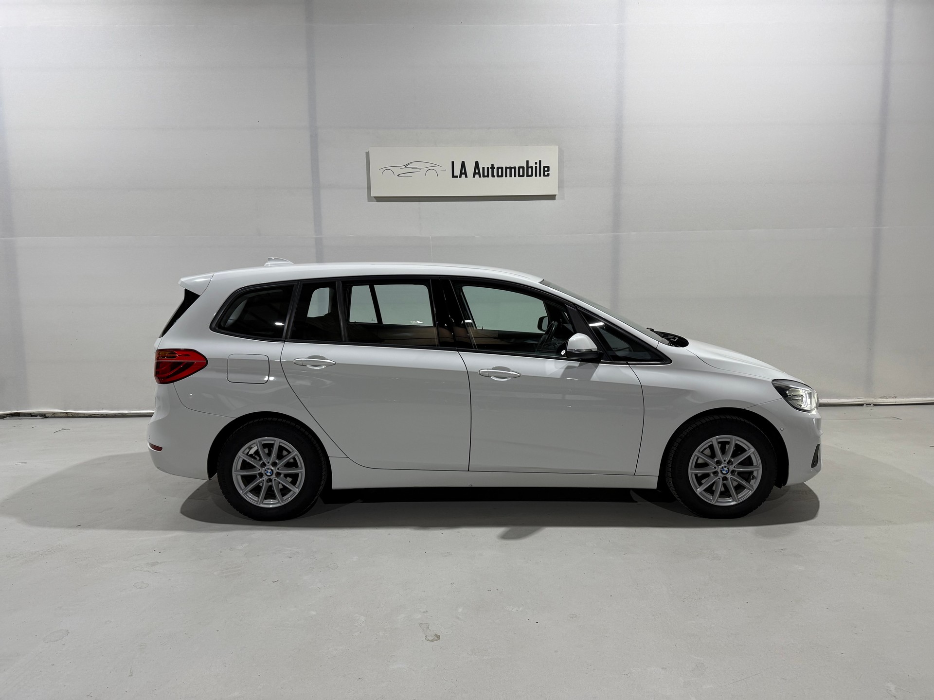 BMW 218d xDrive Gran Tourer Steptronic-image-6